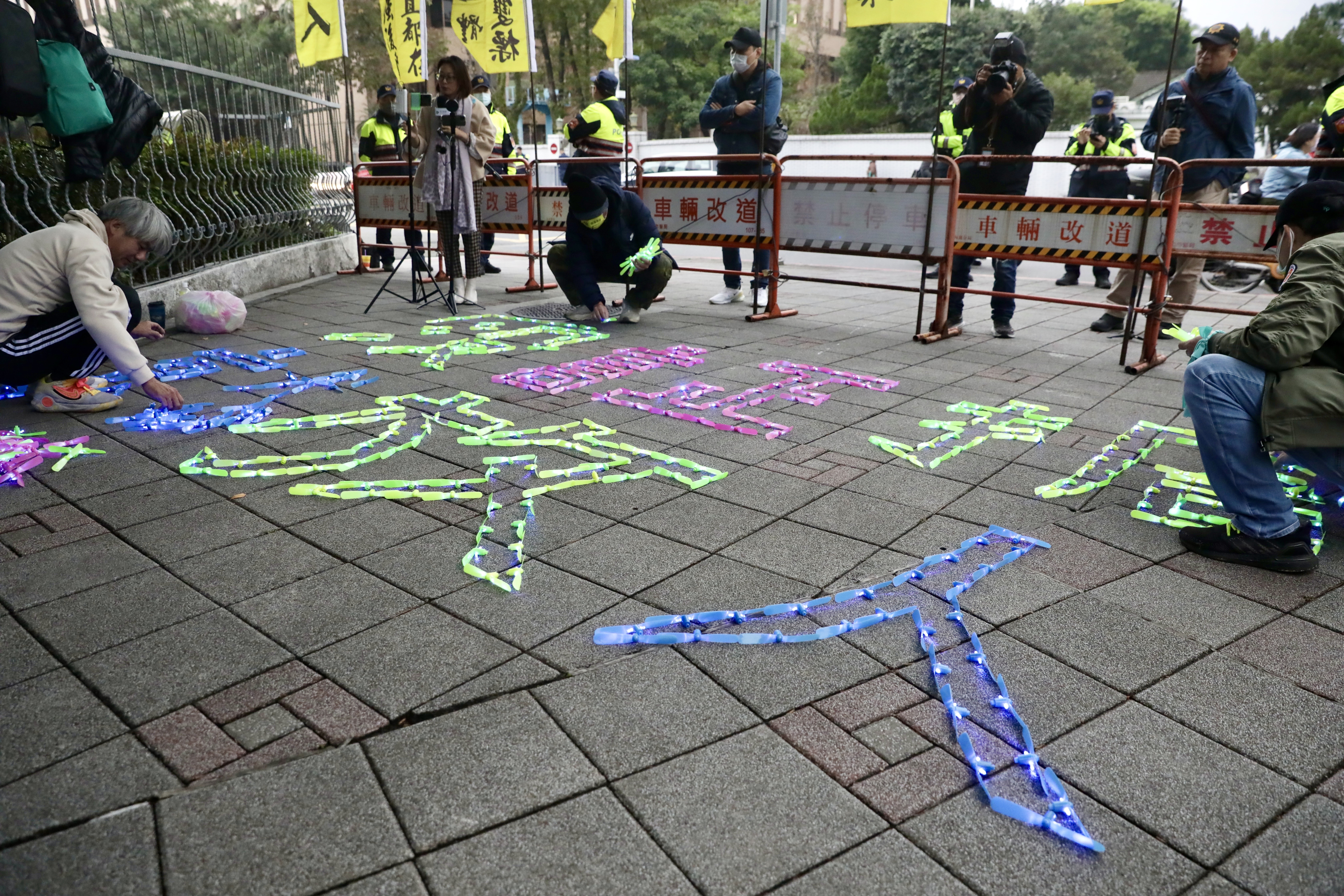 民眾黨組織部今傍晚透過臉書發文，宣布今晚6時要在台北市中正區博愛路131號北檢前集結。