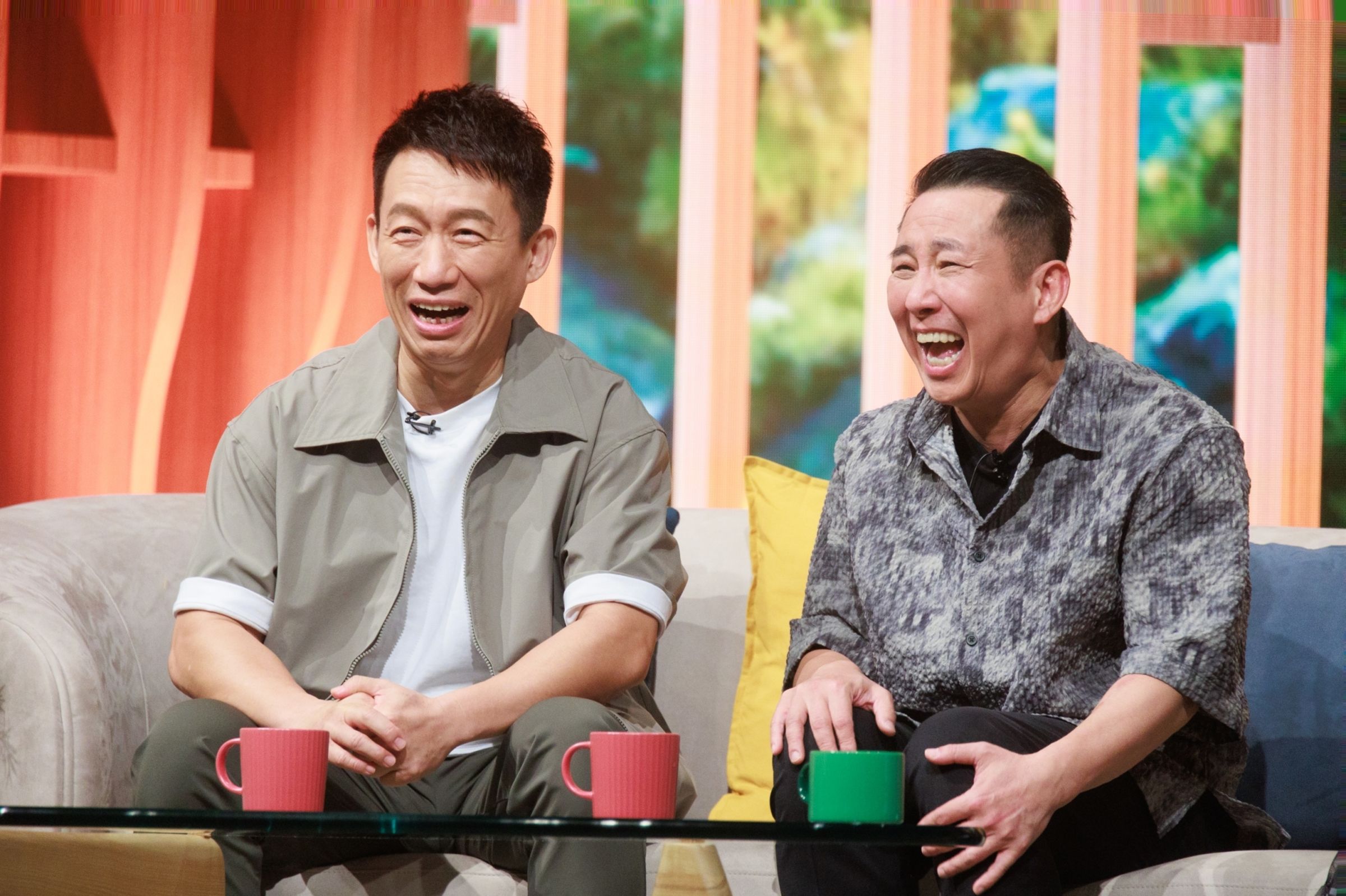 郭子乾、屈中恆上節目錄影。(民視提供)