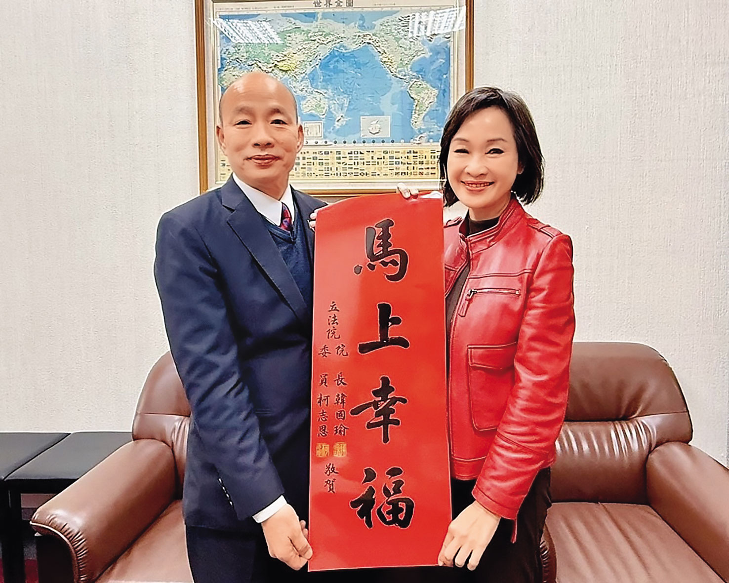 民進黨對2018年韓流餘悸猶存,也憂國民黨柯志恩(右)在年底選戰的爆發力。(翻攝柯志恩臉書)