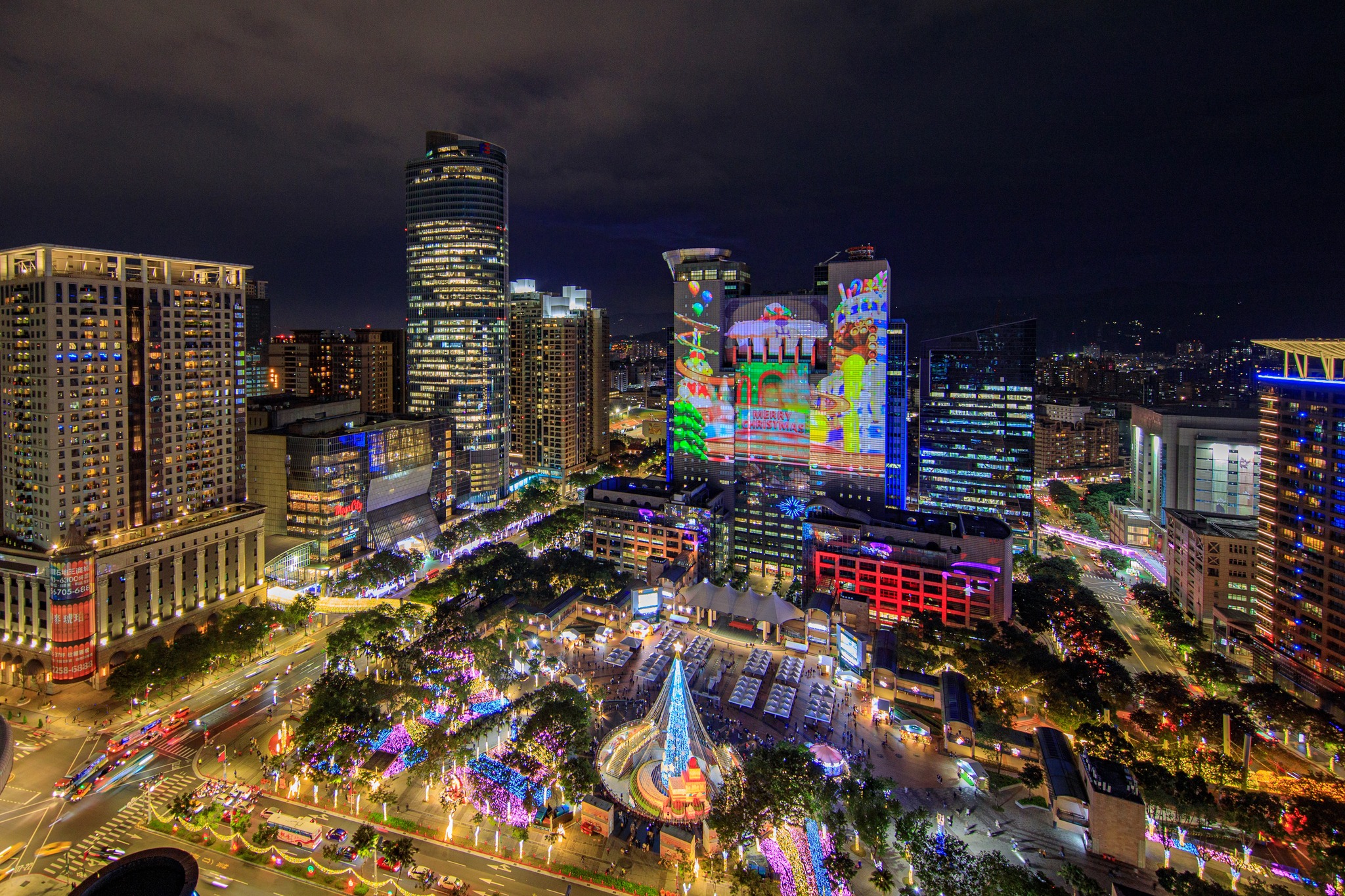 新北歡樂耶誕城，每年都吸引大批人潮，交通問題屢屢躍上新聞版面。（翻攝臉書「新北旅客」）