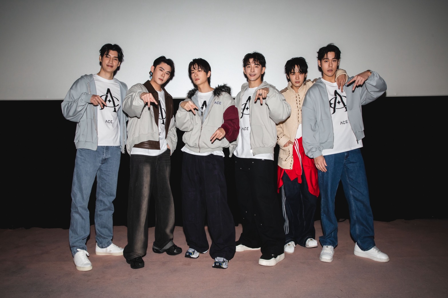 張立昂、陳奕、吳思賢、周予天、羅宏正、石知田齊聚一堂為《男公館》造勢。（《男公館》提供）