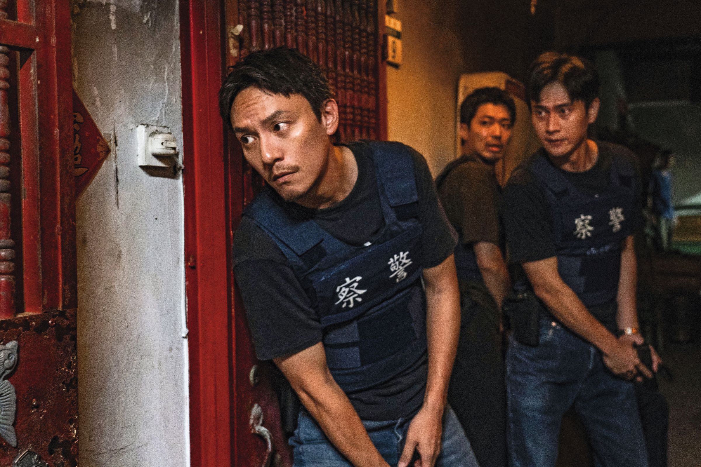 飾演警察的張震（左起）、侯彥西、劉冠廷在開拍前接受專業特訓，學習拿槍、開槍、攻堅等技巧。（本地風光提供）