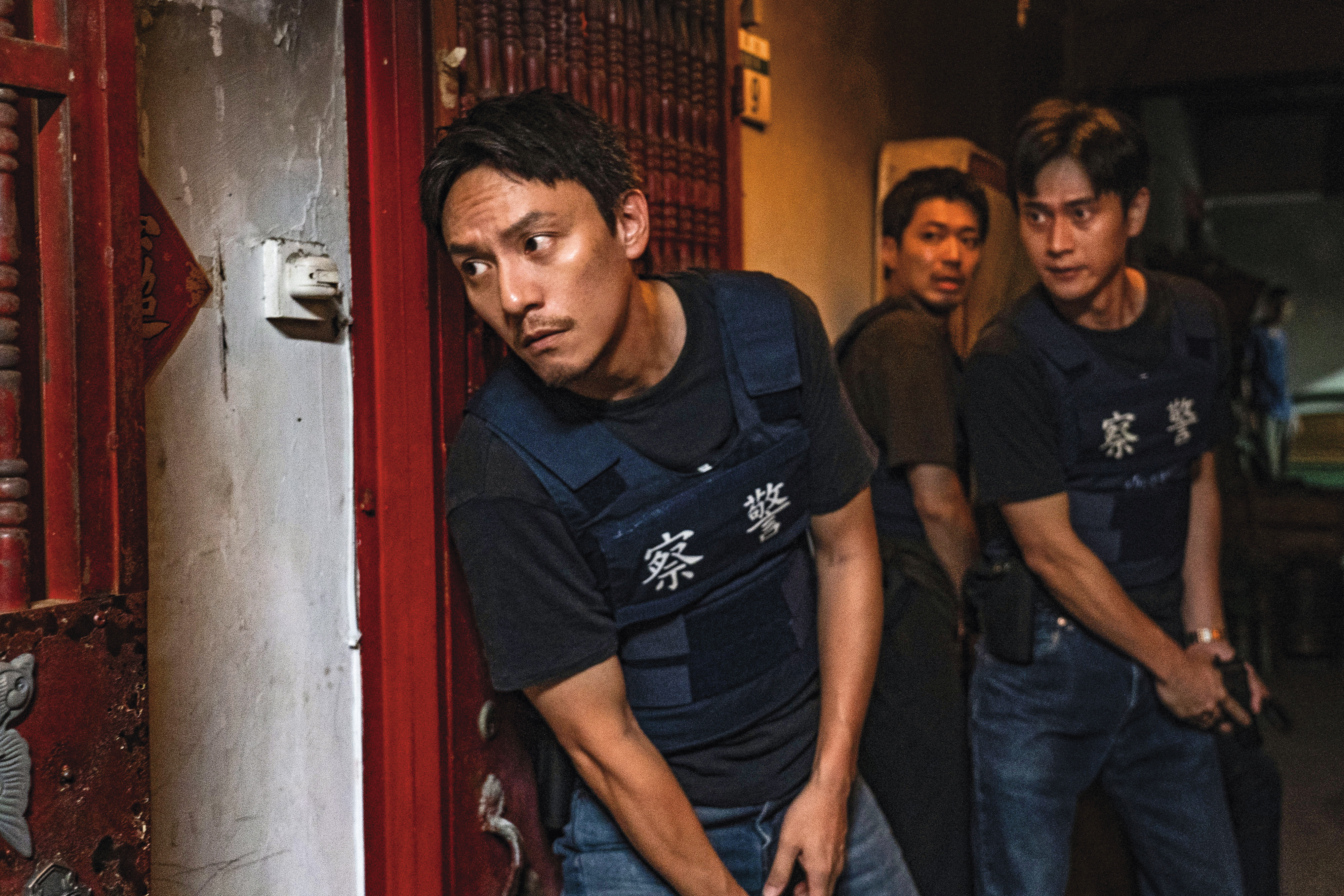 飾演警察的張震（左起）、侯彥西、劉冠廷在開拍前接受專業特訓，學習拿槍、開槍、攻堅等技巧。（本地風光提供）