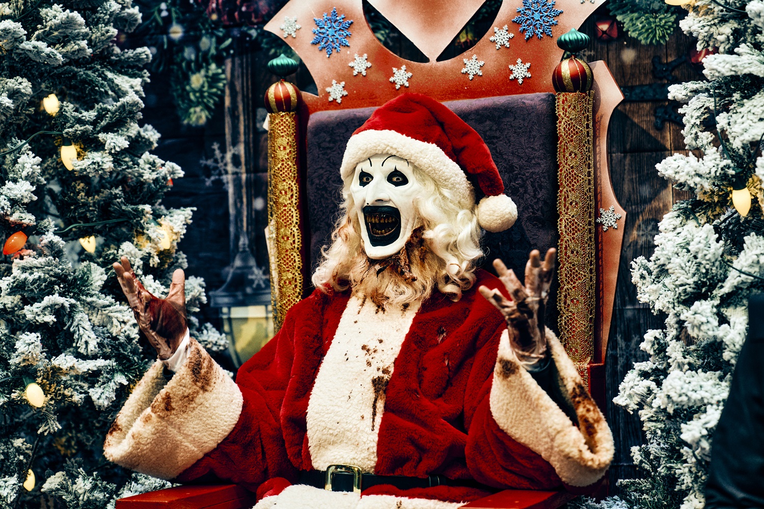 《劊樂小丑3》成為新一代面具殺人魔的代表人物。（車庫娛樂提供）