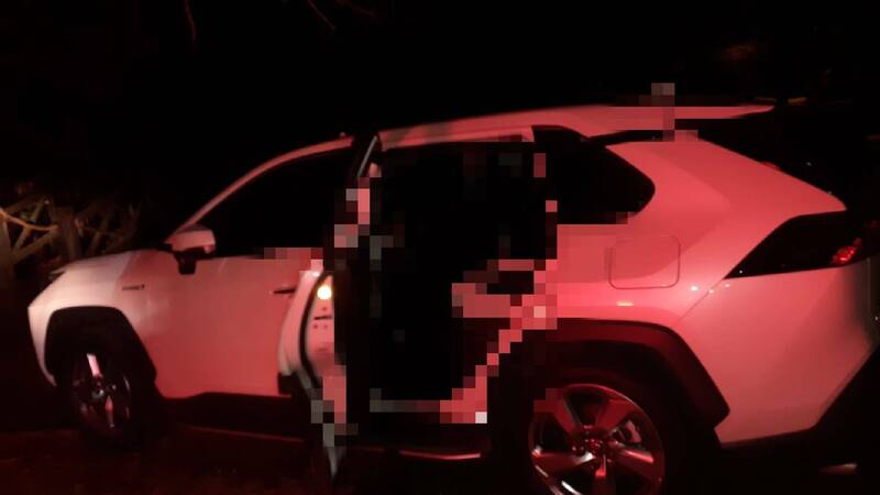 警方昨晚在台中太平頭汴山區，發現林姓夫妻疑似在車上輕生雙亡，詳細死因正由警方調查中。（警方提供）