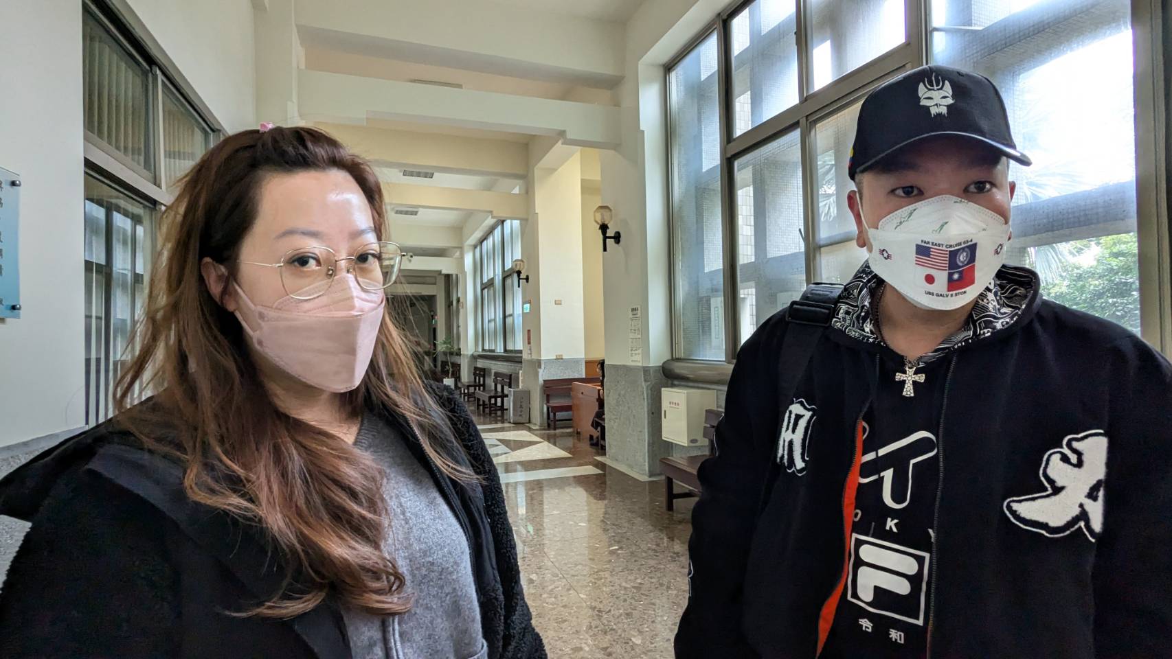 市議員張彥彤（右）和姊姊（左）表示不會原諒也不和解。