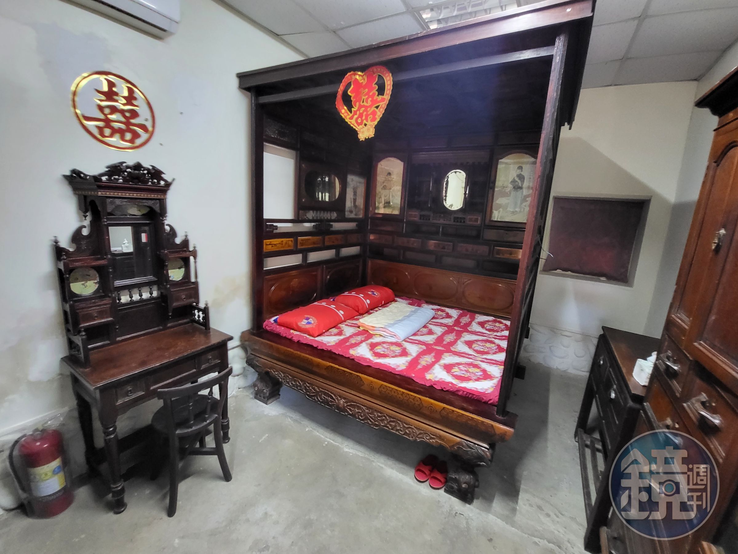 苗栗東里家風古色古香由一群志工承租16甲農地種植水梨、橘子、蔬菜等農作物,還在梨山種茶謀生,成為指引更生人復歸社會的一盞明燈與穩定社會的重要力量。