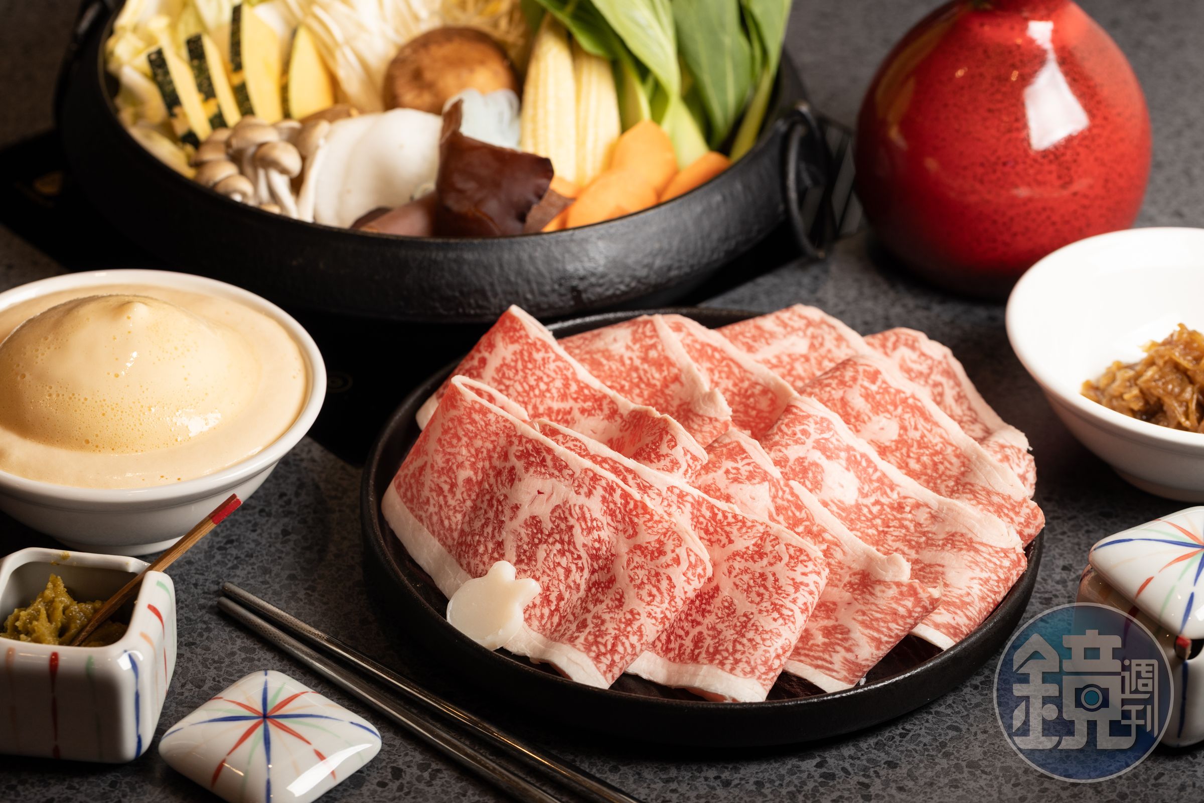 油花分布均勻、肉質細緻的「日本黑毛和牛套餐」是偶爾想犒賞自己的最佳選擇。（998元／份）