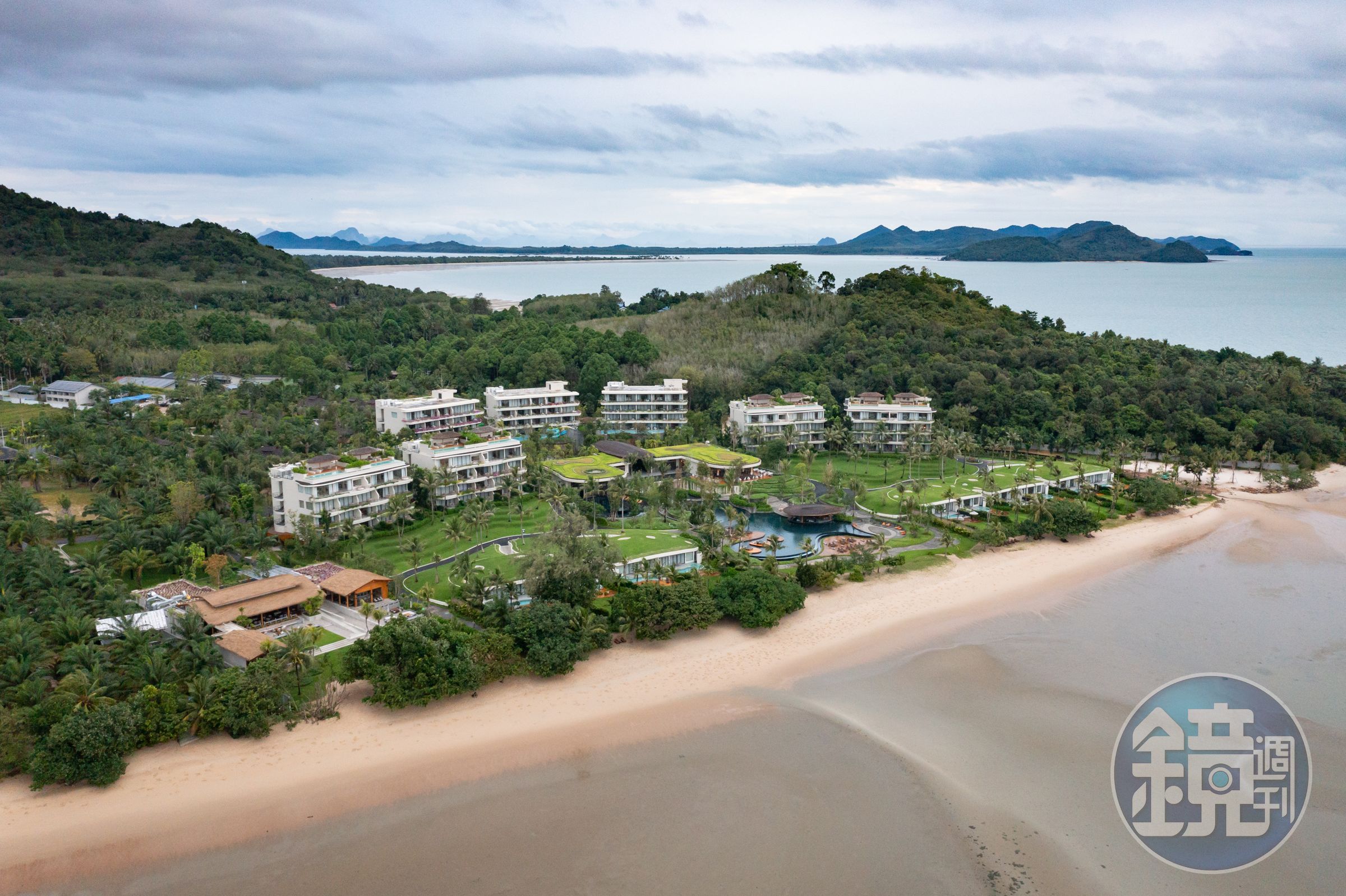 2023年8月7日新開幕的「Anantara Koh Yao Yai Resort & Villas」，是大長島規模最大的度假村，建築完全融入島嶼景觀。