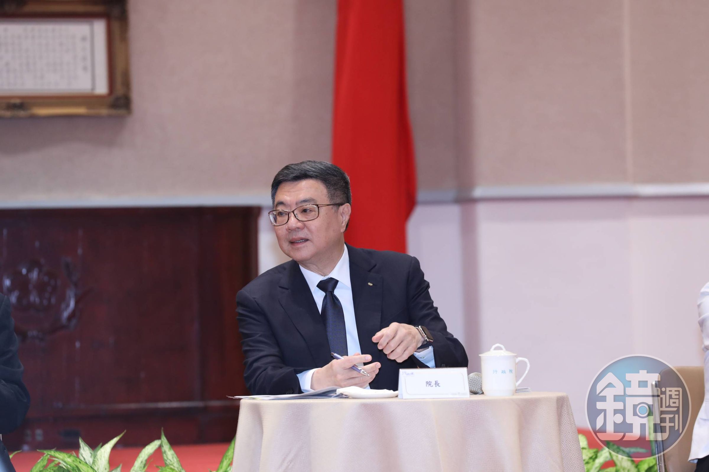 行政院長卓榮泰強調,法律保護的是被害人不是加害人。