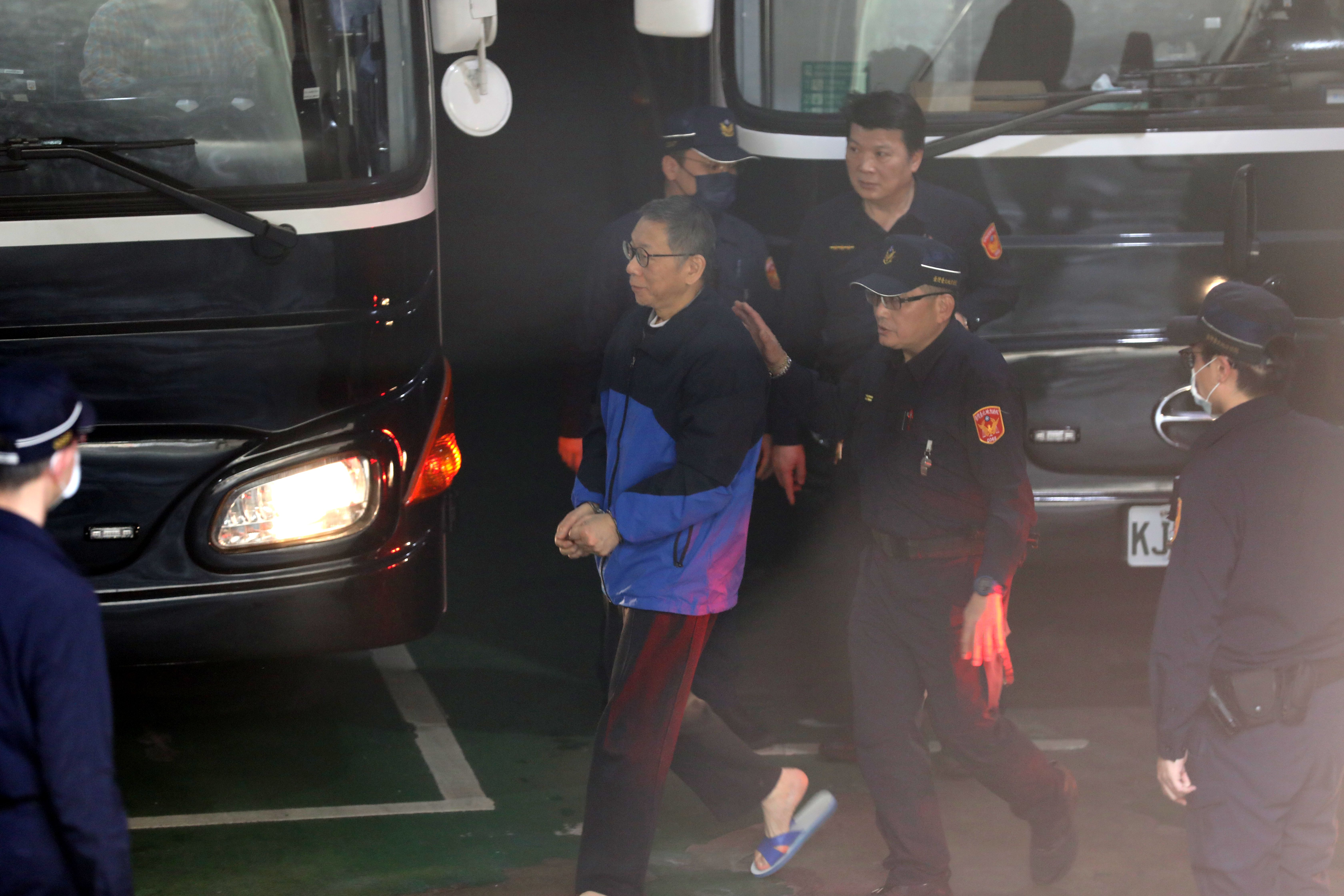 柯文哲申請解除禁見，今於台北地院出庭。