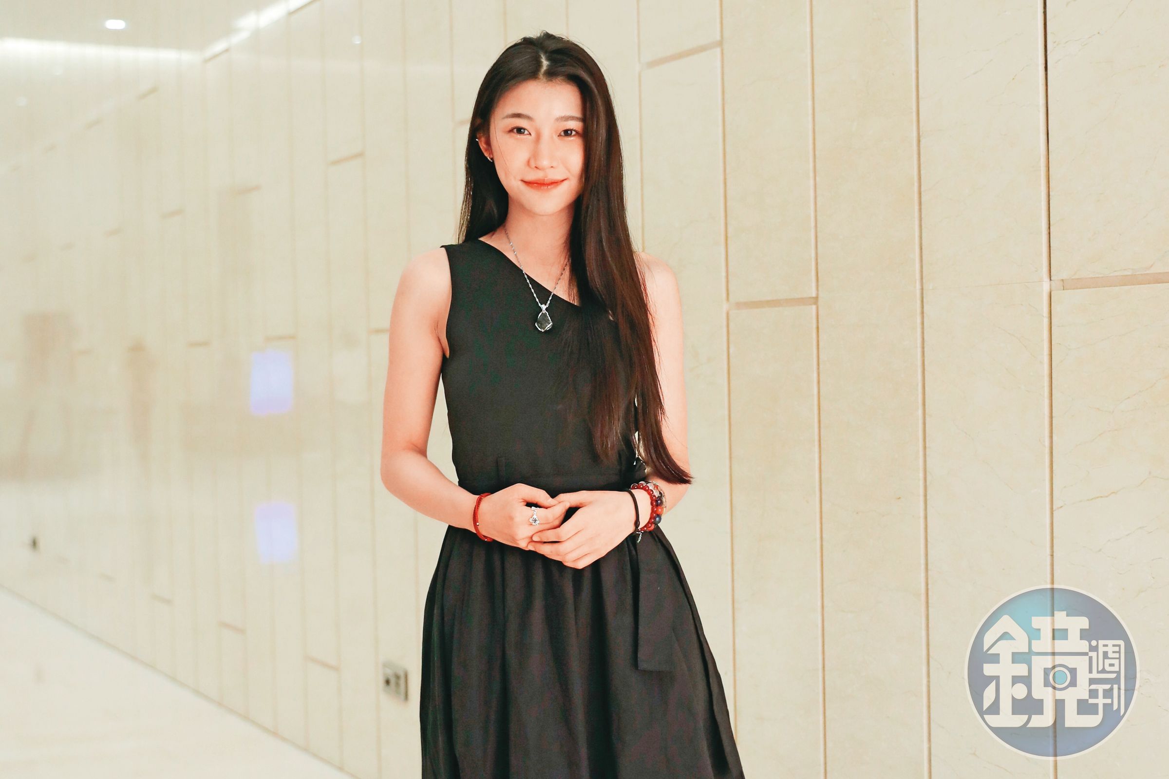 采子因感情雙劈事件重挫形象，一度退出演藝圈，時隔2年後，參加周星馳電影《女足》女主角海選，過關斬將到最後一關。