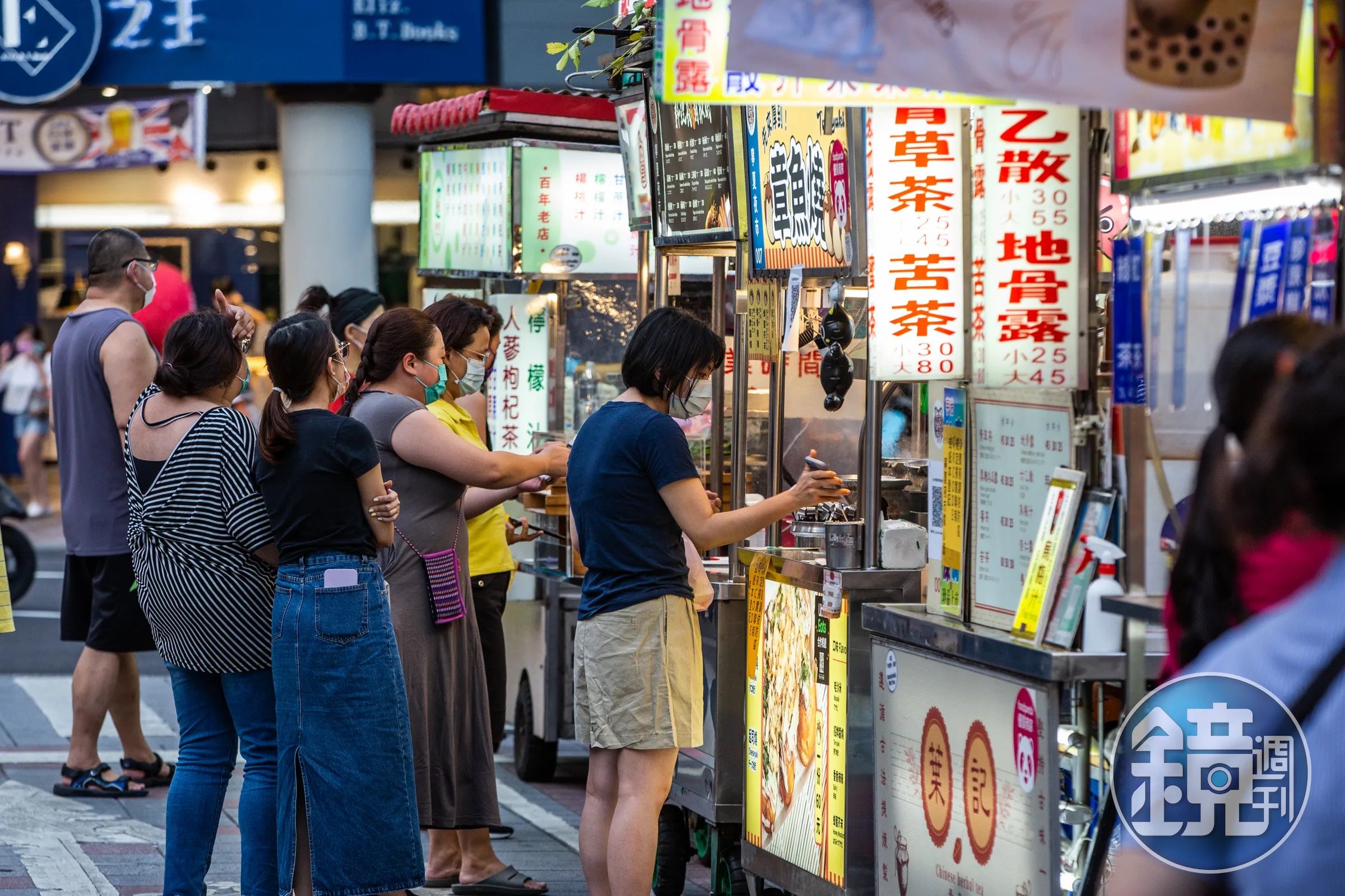 網友透露朋友在夜市擺攤,一個月淨利超過13萬元。(本刊資料照)