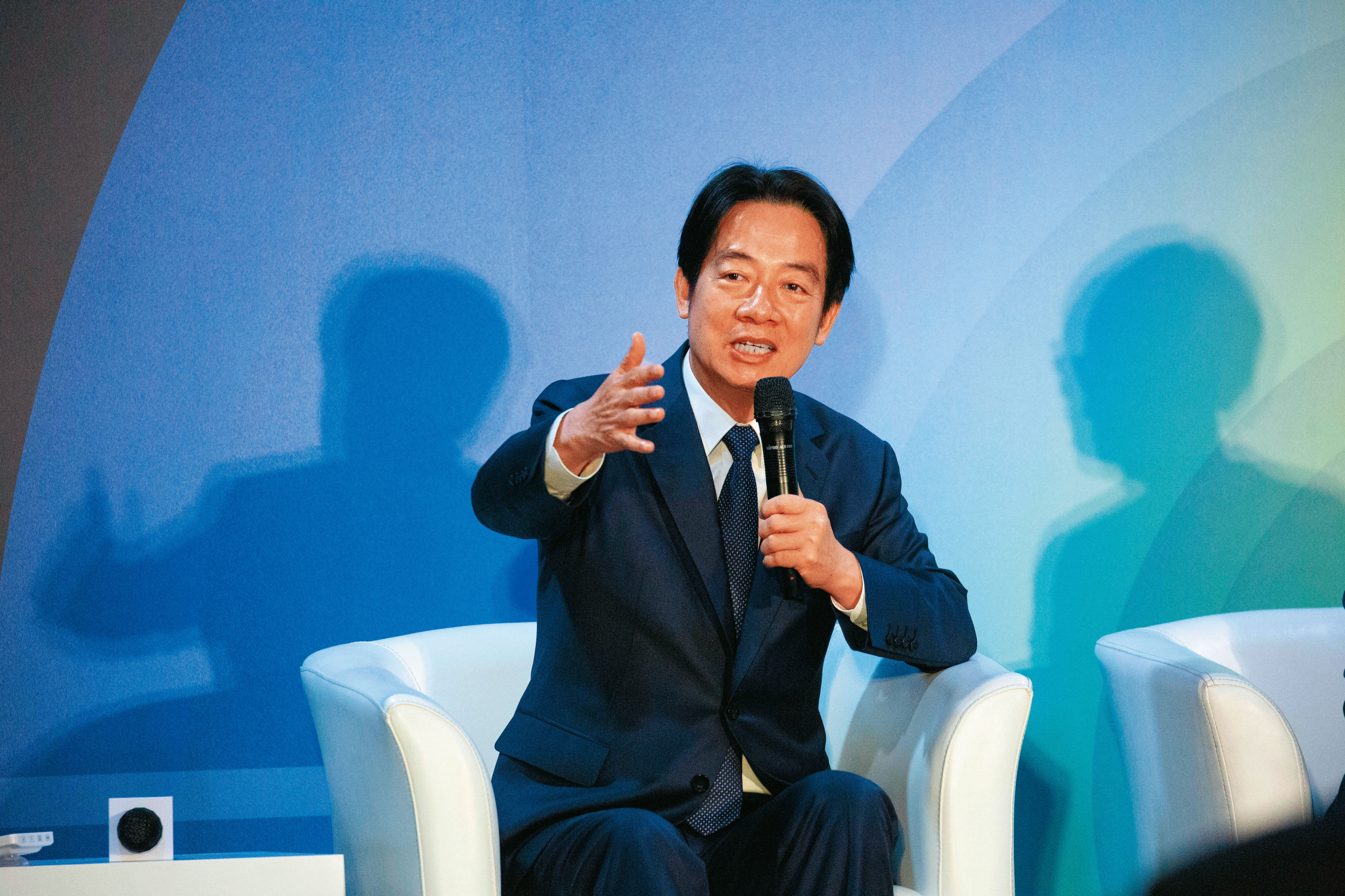 近期民調顯示,賴清德(圖)的支持率約僅是保住基本盤,但因反民進黨勢力分裂形成順風領先。