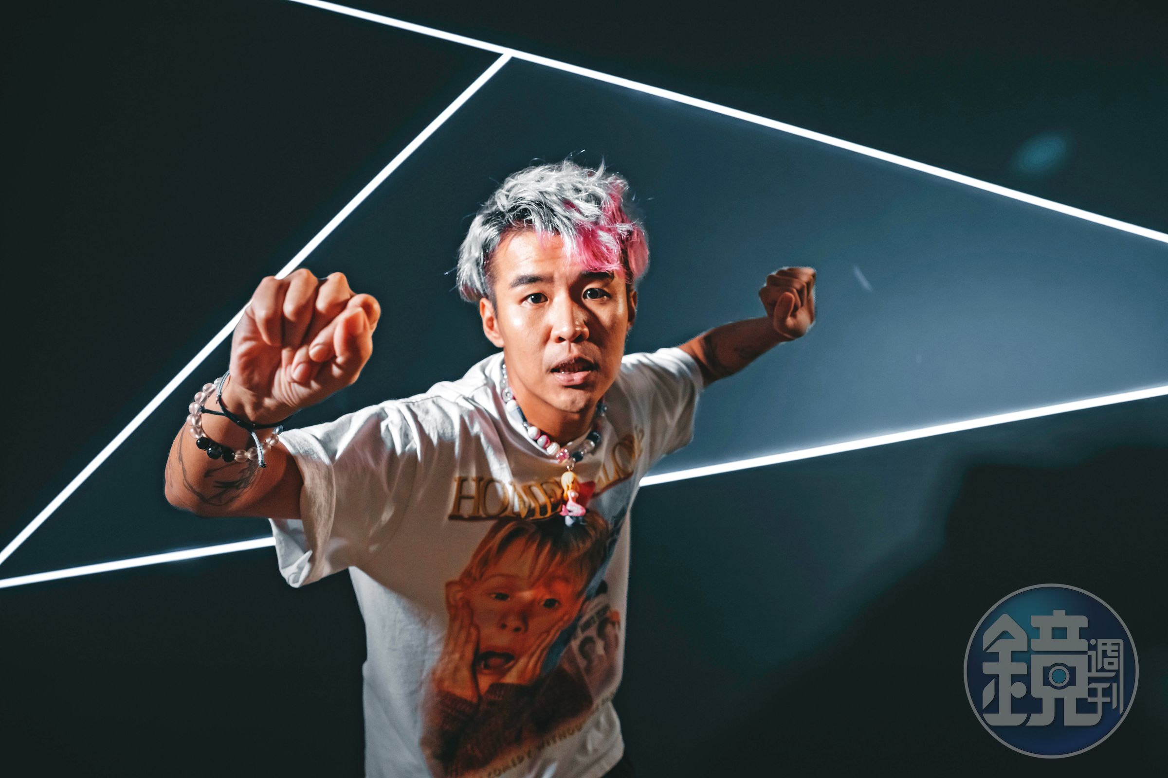 屁孩身兼饒舌歌手、演員、同時演出站立喜劇，透過作品訴說內心敏銳的感受。