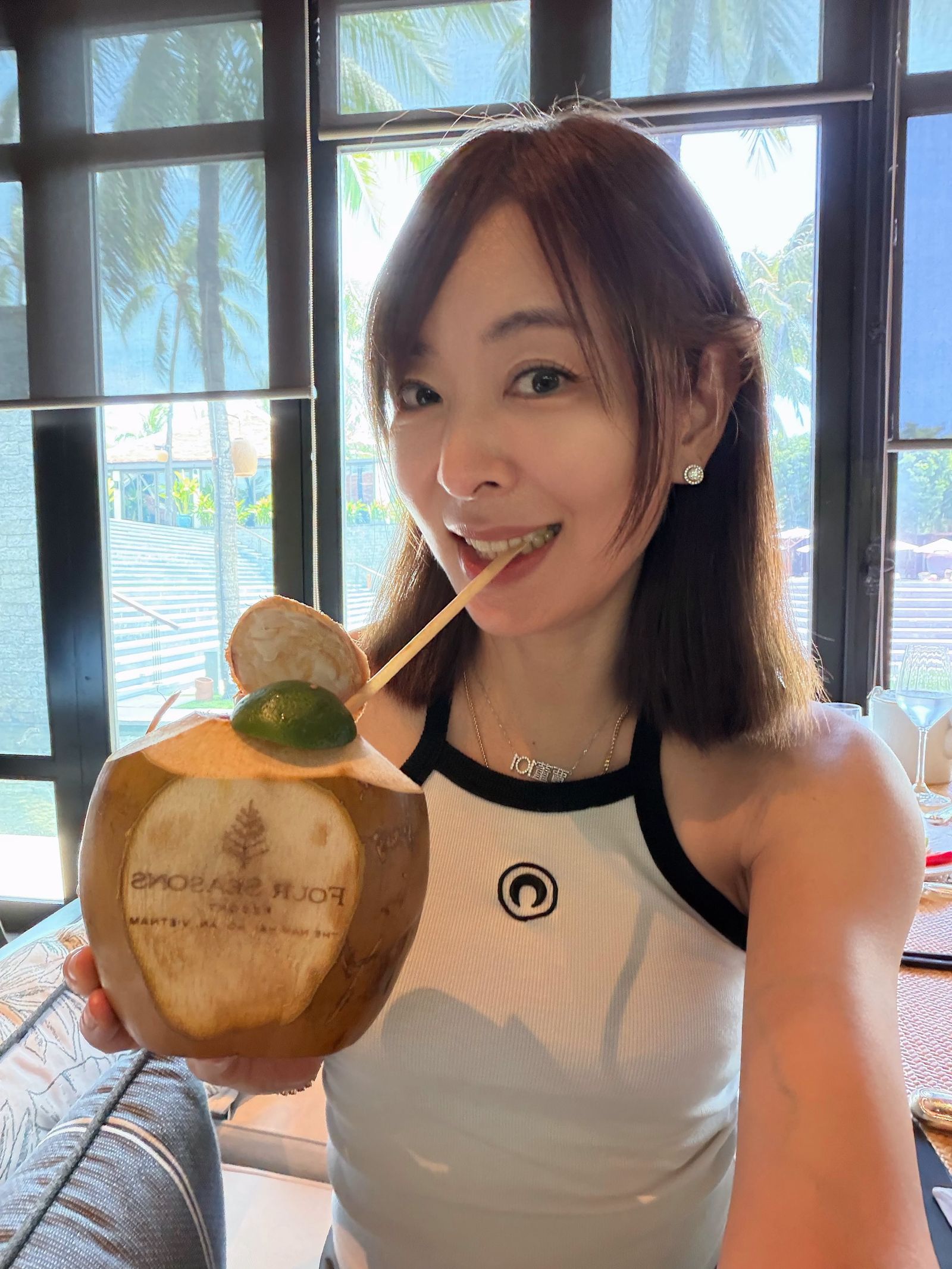 賈永婕入住蜆港四季飯店享受難得的度假時光。臉書