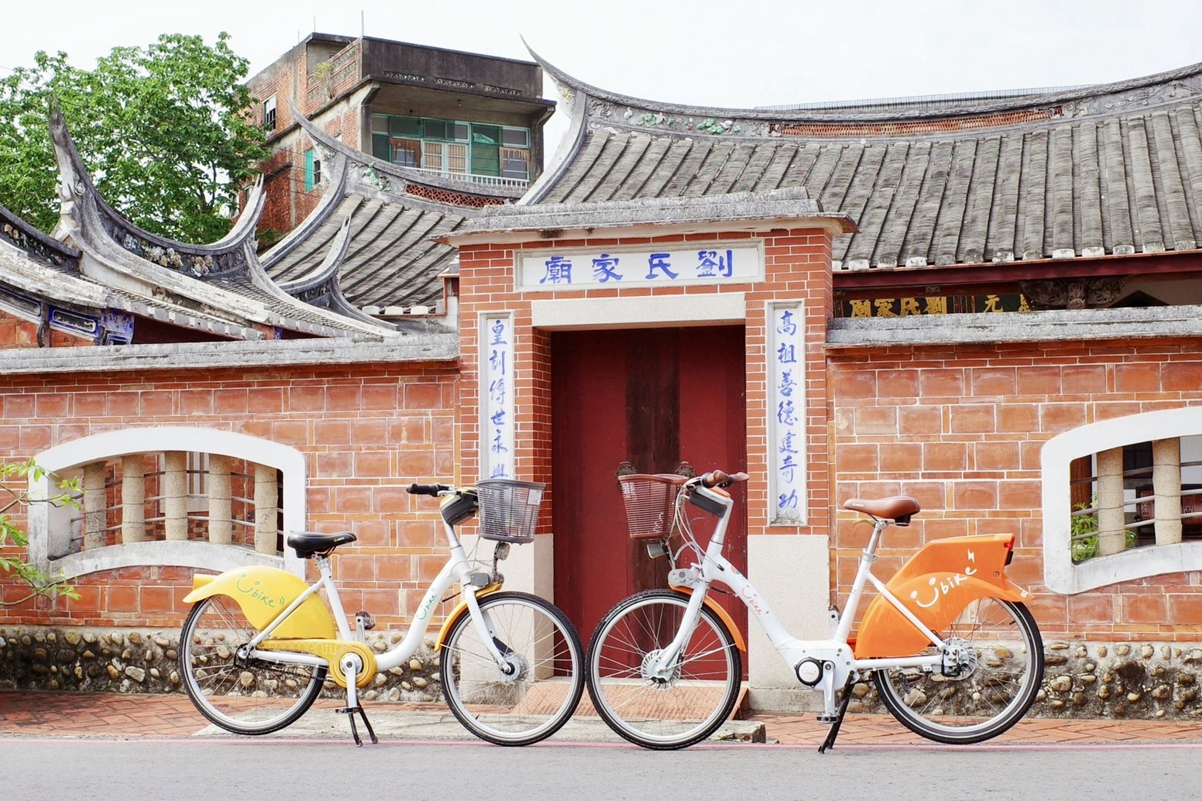 歡慶新埔站點啟用，至8月31日止，民眾於竹縣站點租借YouBike，不限車種享前30分鐘免費優惠。（新竹縣政府提供）
