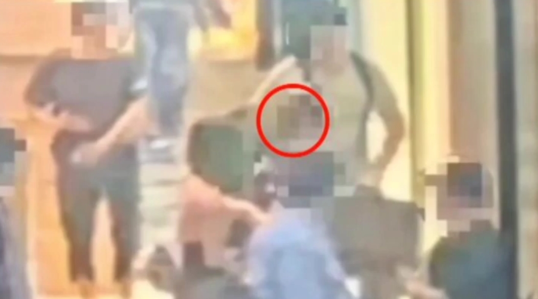 33歲日本公務員在台北中山捷運站2度偷拍裙底遭逮。（翻攝畫面）