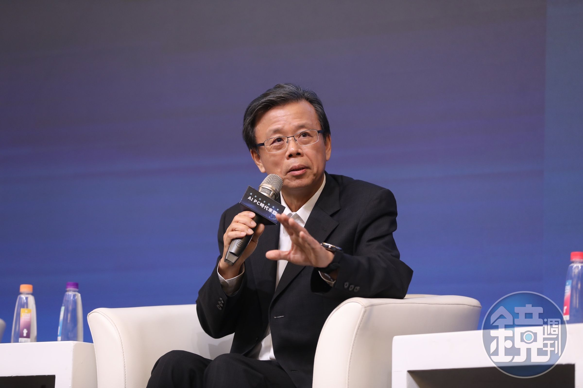 華碩共同執行長胡書賓認為，AI（人工智慧）的出現，將再度點亮PC產業的新機會。