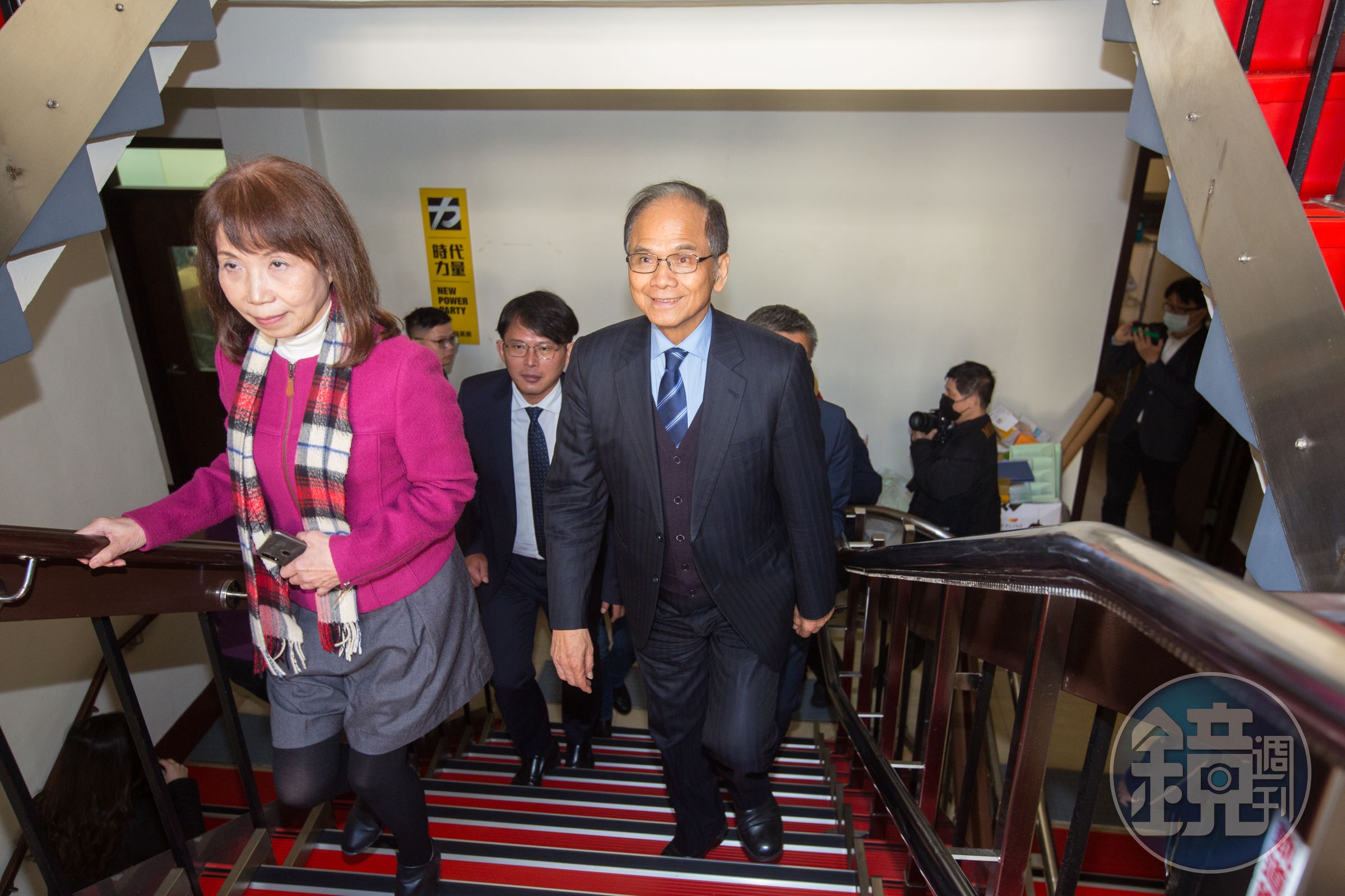 民眾黨將推黃珊珊參選立法院長,對此游錫堃(中)表示尊重。