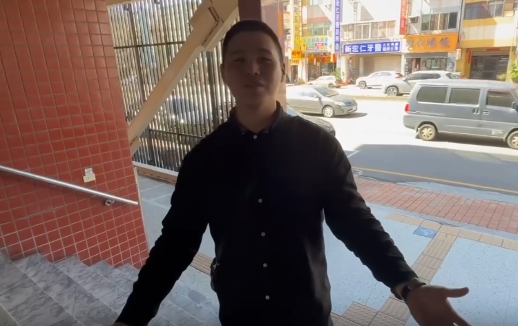 閩南狼遭中國懸賞通緝,親赴派出所自首「沒被逮捕」。 (翻攝自閩南狼Threads)