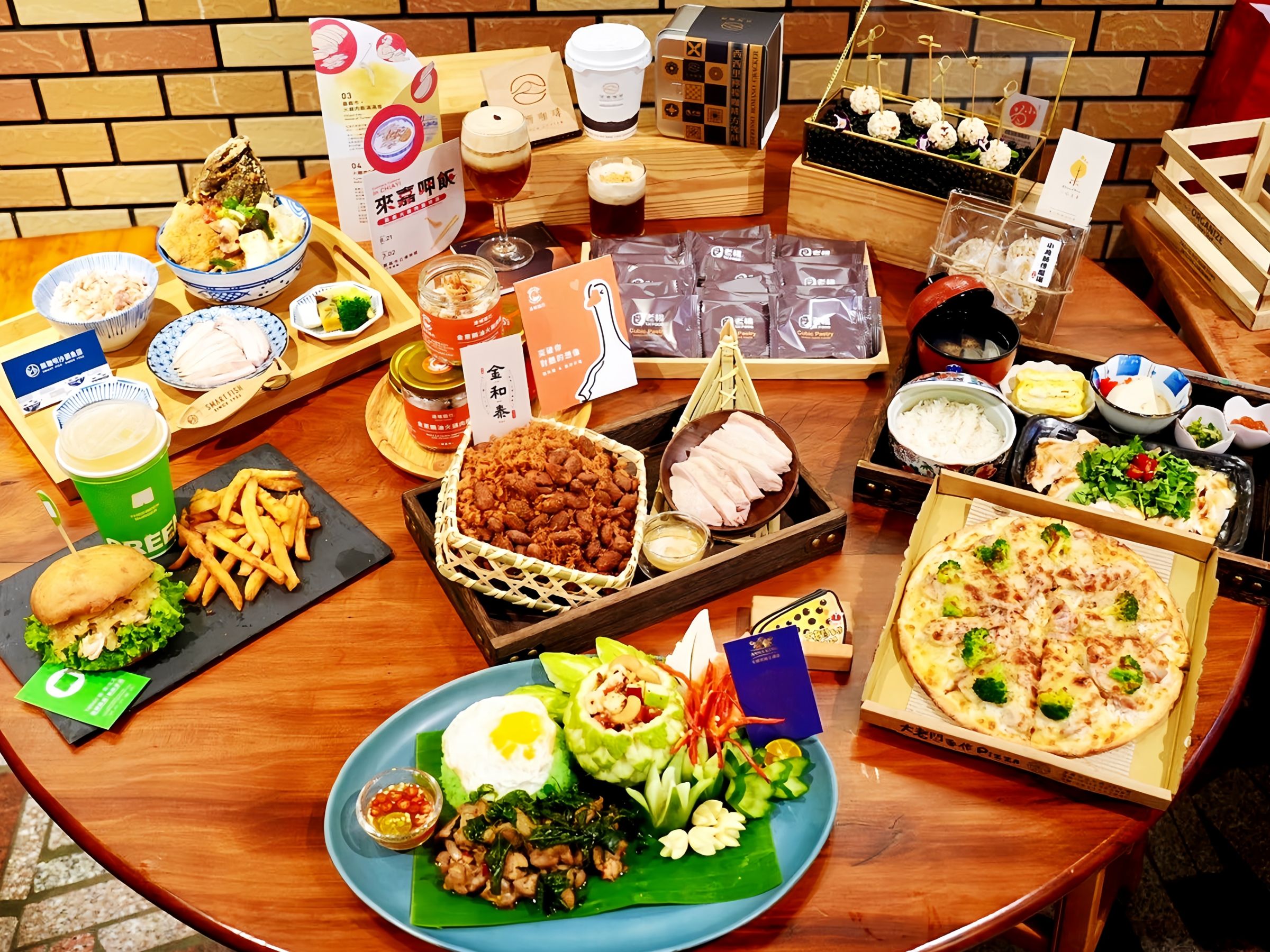 嘉義10+1品牌端出「小食大吃」，以創意角度拆解或升級嘉義雞肉飯。（林聰明沙鍋魚頭提供）
