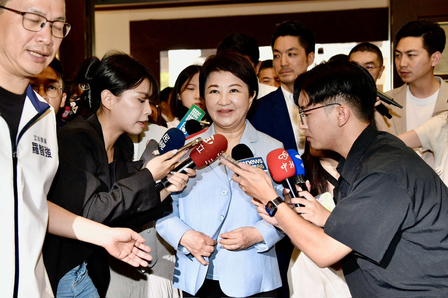盧秀燕直指中央「有門神、內鬼」　批衛福部下架決策荒腔走板