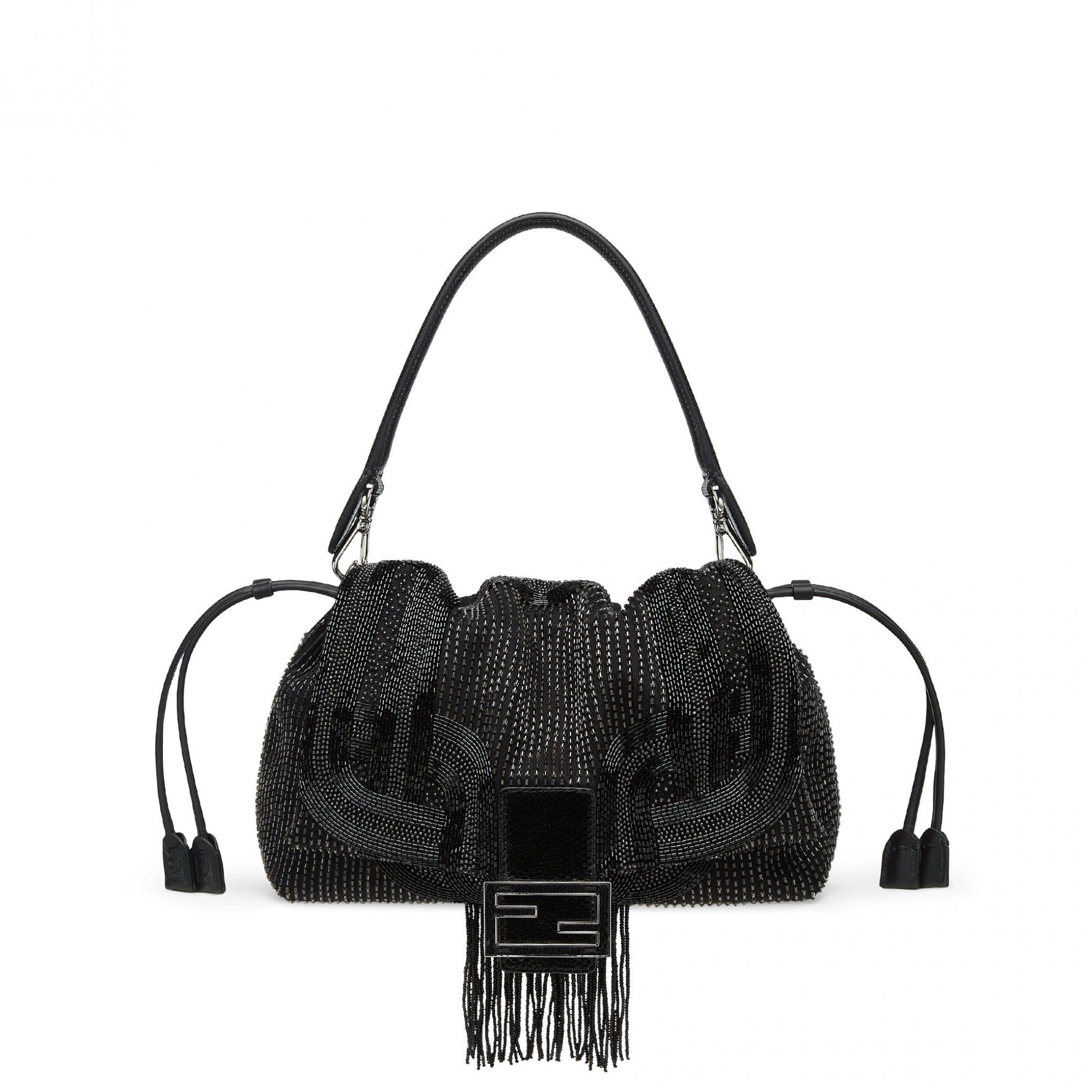 串珠流蘇造型 Mamma Bagette。NT$287,000〈FENDI提供〉