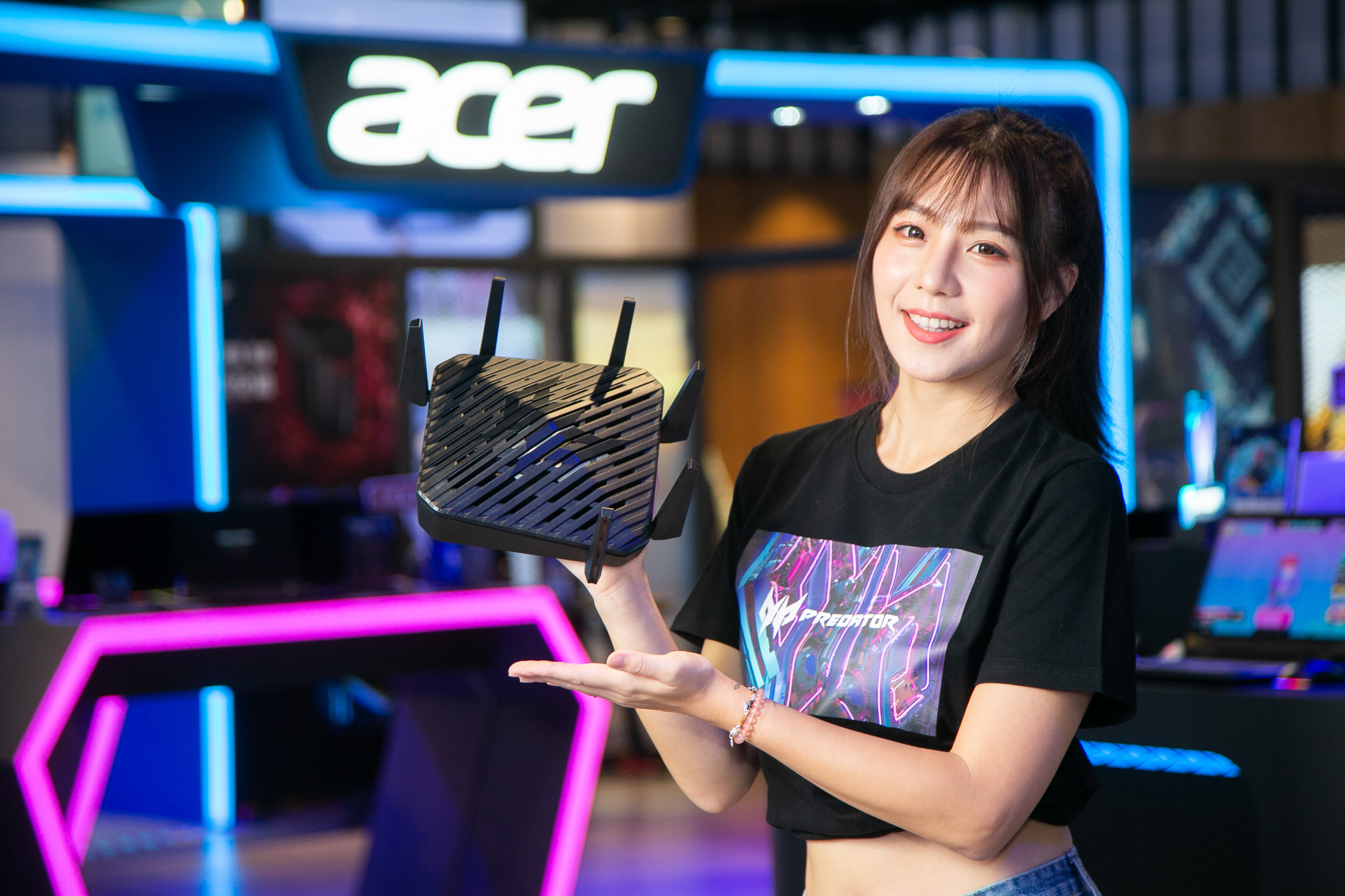 宏碁宣布「Predator Connect W6」Wi-Fi 6E電競無線路由器上市。（宏碁提供）