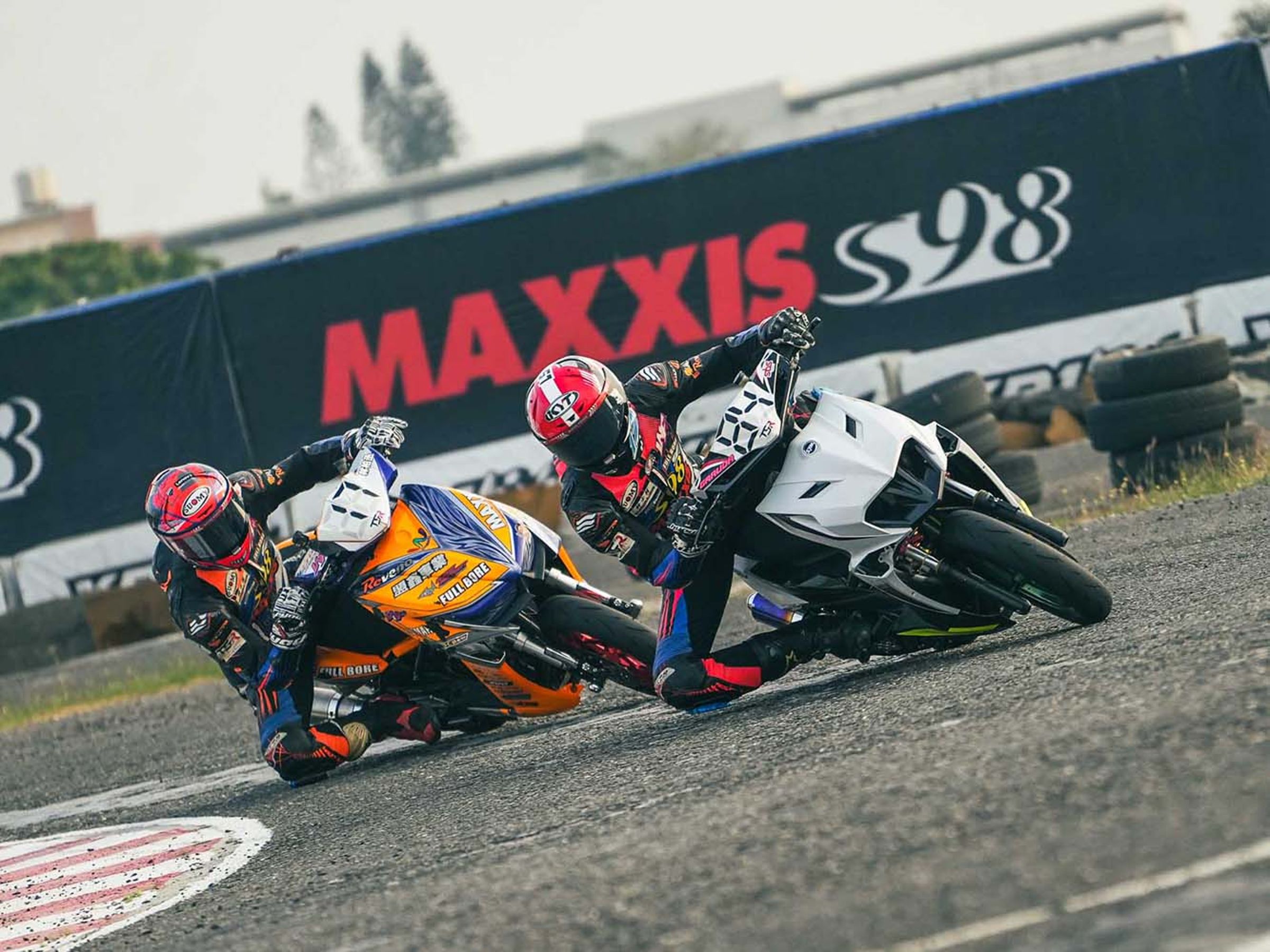 MAXXIS選擇於 2026 年 4 月 26 日 TSR 開幕戰 安定賽車場 正式發表 S98R，在賽車手的見證下進入實戰舞台。