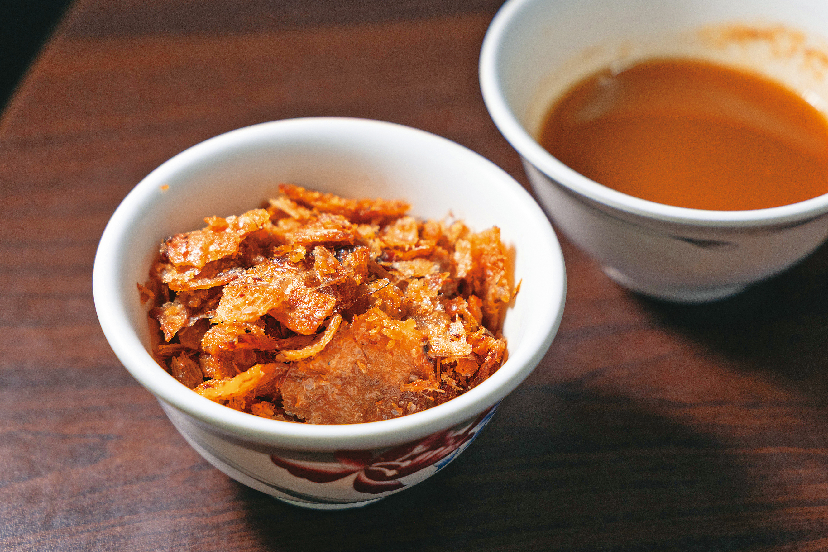 怕湯頭越吃越淡的話，可以加點「扁魚酥」保持香濃。（80元／份）
