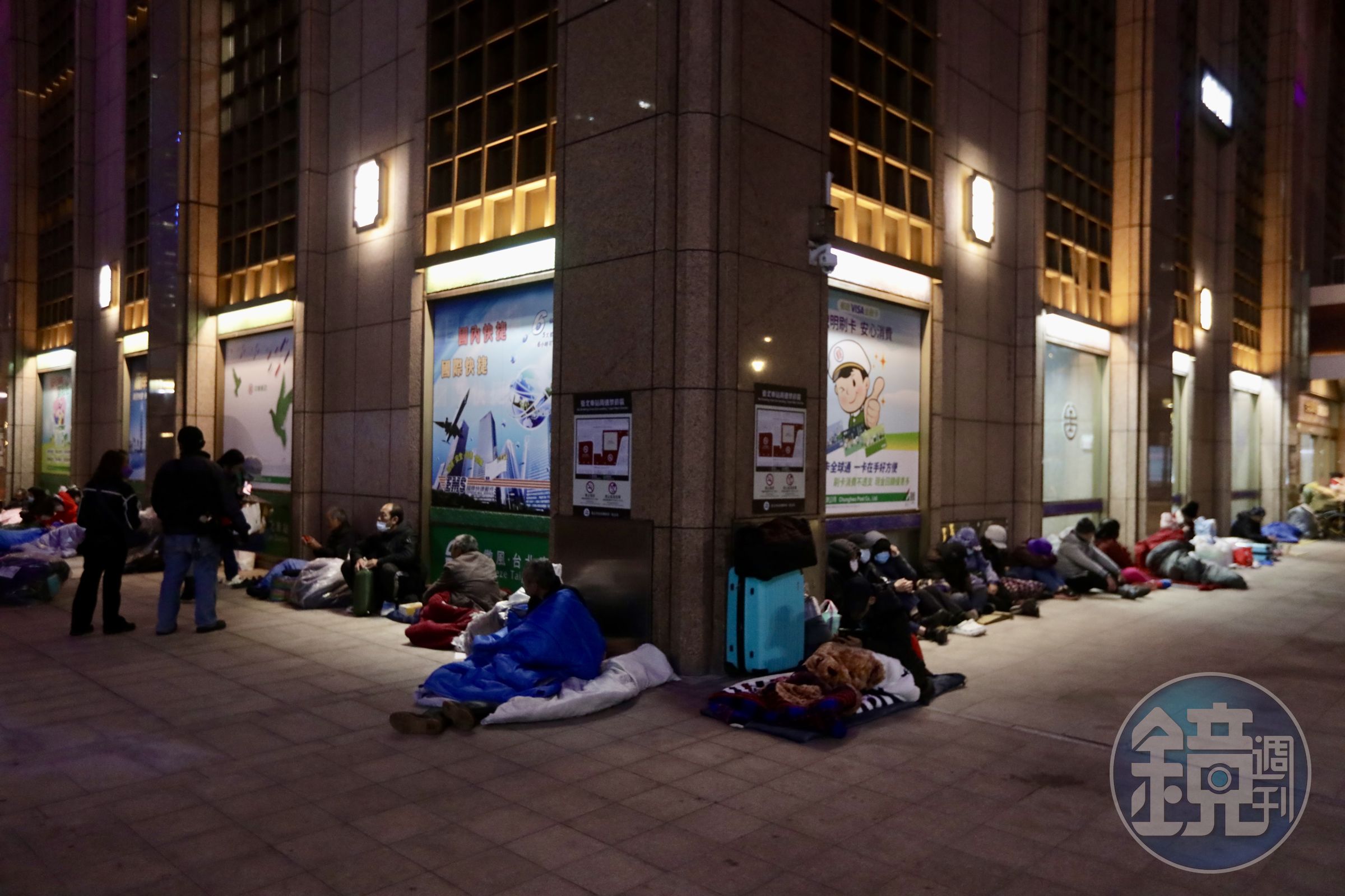 社團法人人生百味文化建構協會從2015年起展開街頭尾牙行動。