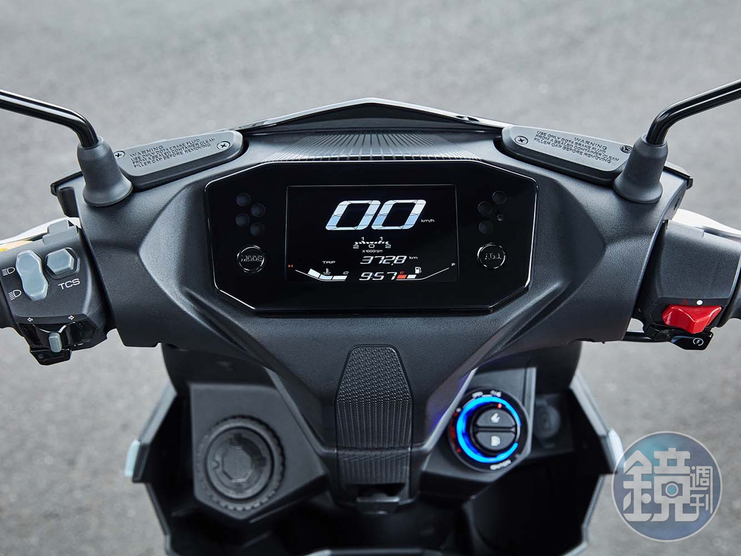 RTS 135使用全彩高反差LCD螢幕，車輛同時配備Keyless系統。