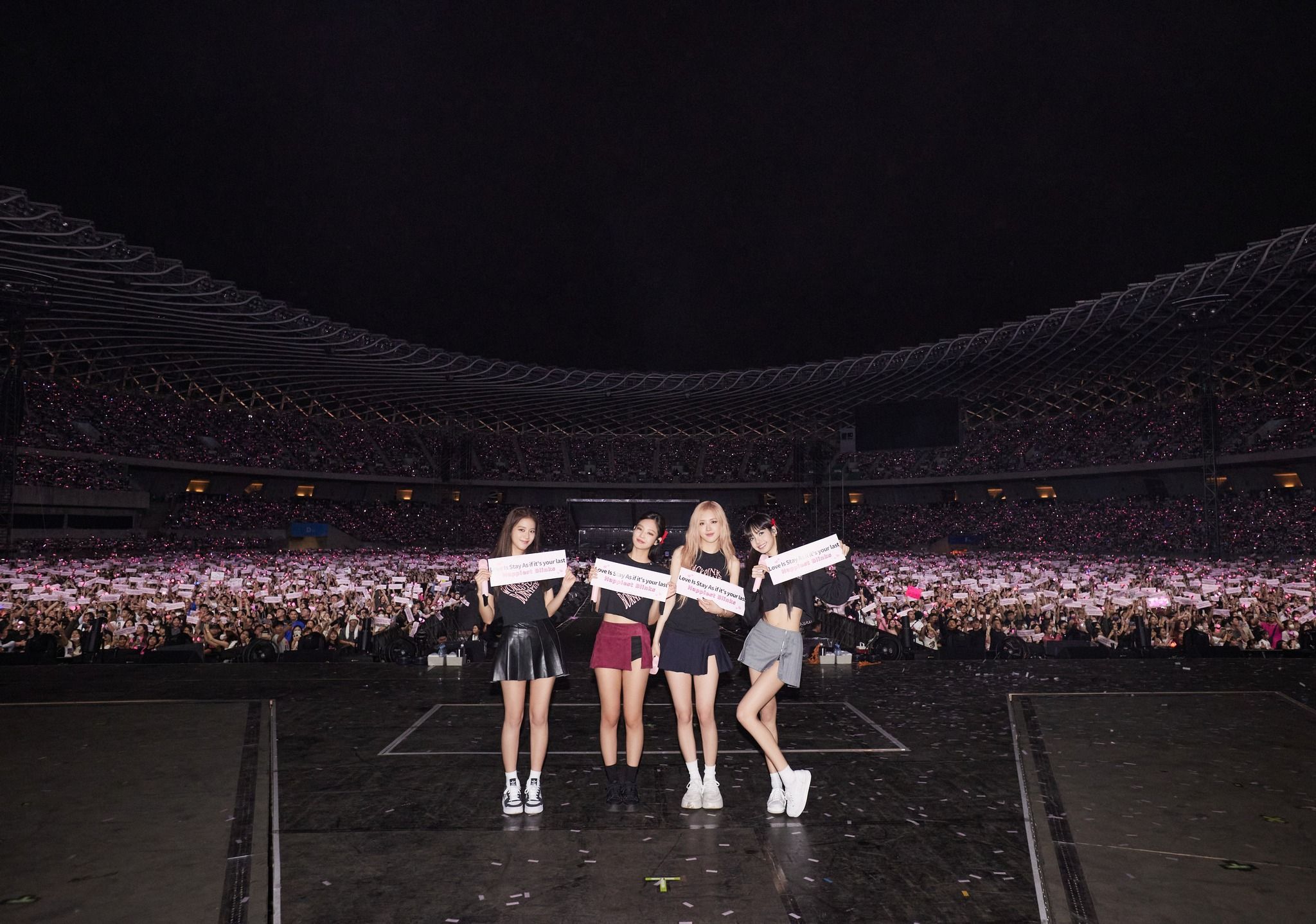 高雄市政府積極發展演唱會經濟,BLACKPINK等國內外重量級歌手都來台演出。(翻攝自BLACKPINK粉絲專頁)