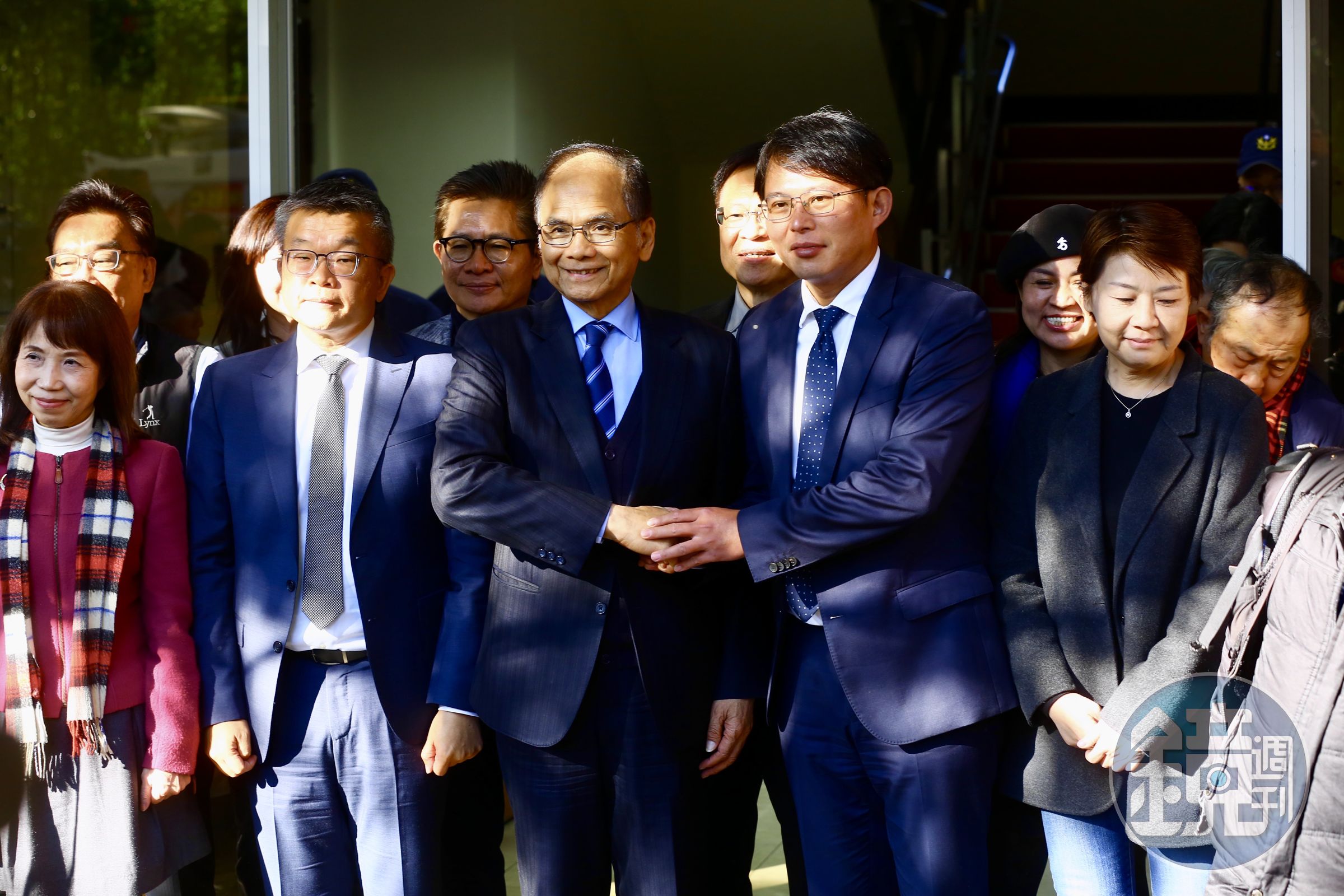 游錫堃（前排左三）與蔡其昌（前排左二）今前往民眾黨團拜會，游錫堃強調自己支持立院改革。