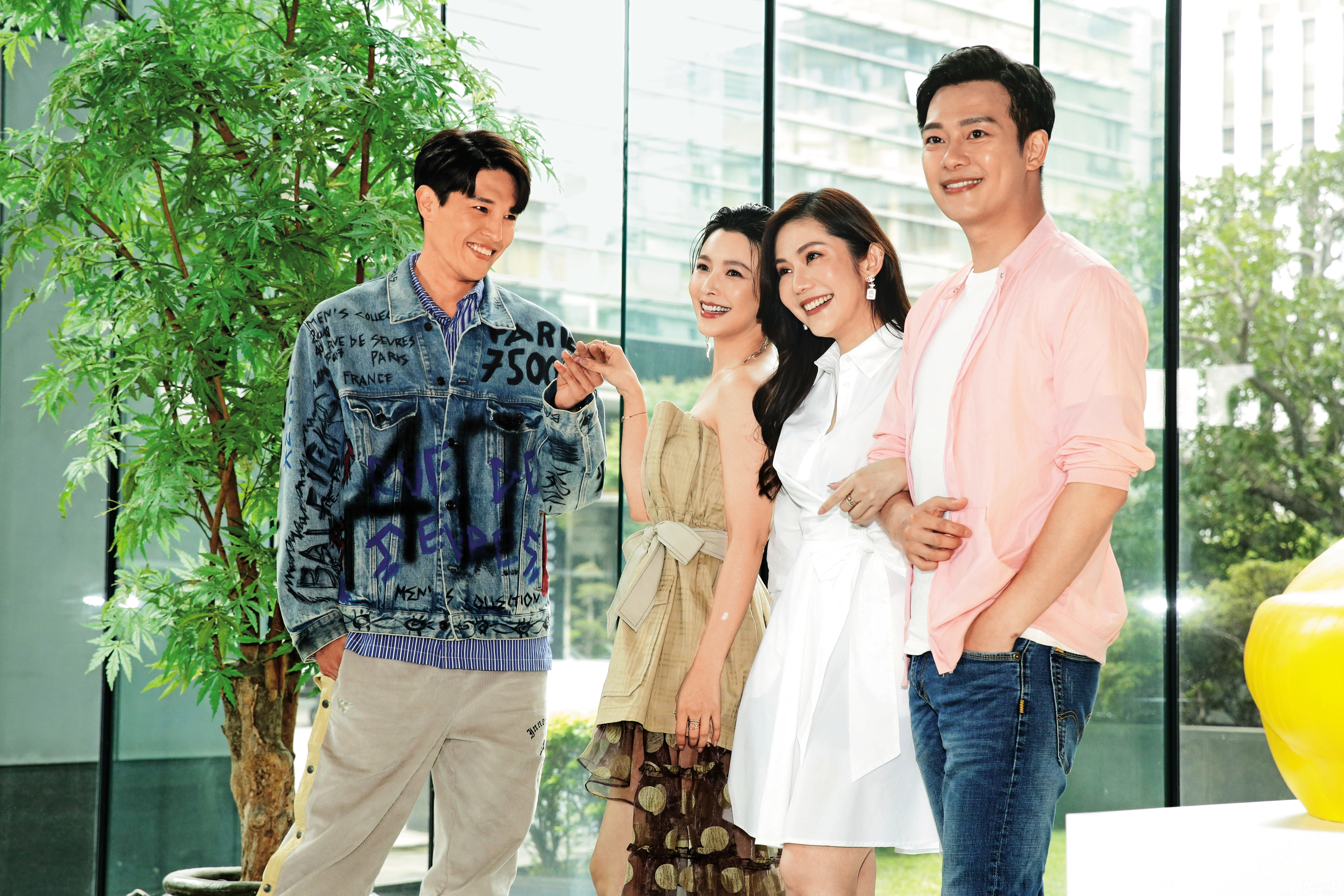 吳婉君（左二）在演藝圈發展多年，近期幾部戲被捧為女主角，成為台八女神。左一為龍語申、右二為王宇婕、右一為林則希。