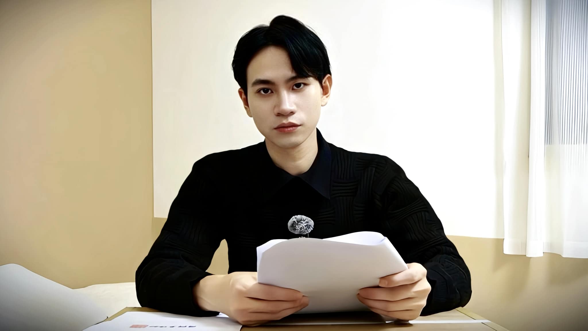 知名YouTube頻道「眾量級CROWD」共同創辦人Andy老師（本名王崇睿），揭露過去十年共同創辦人家寧及其家人的惡行。（取自Andy老師臉書）