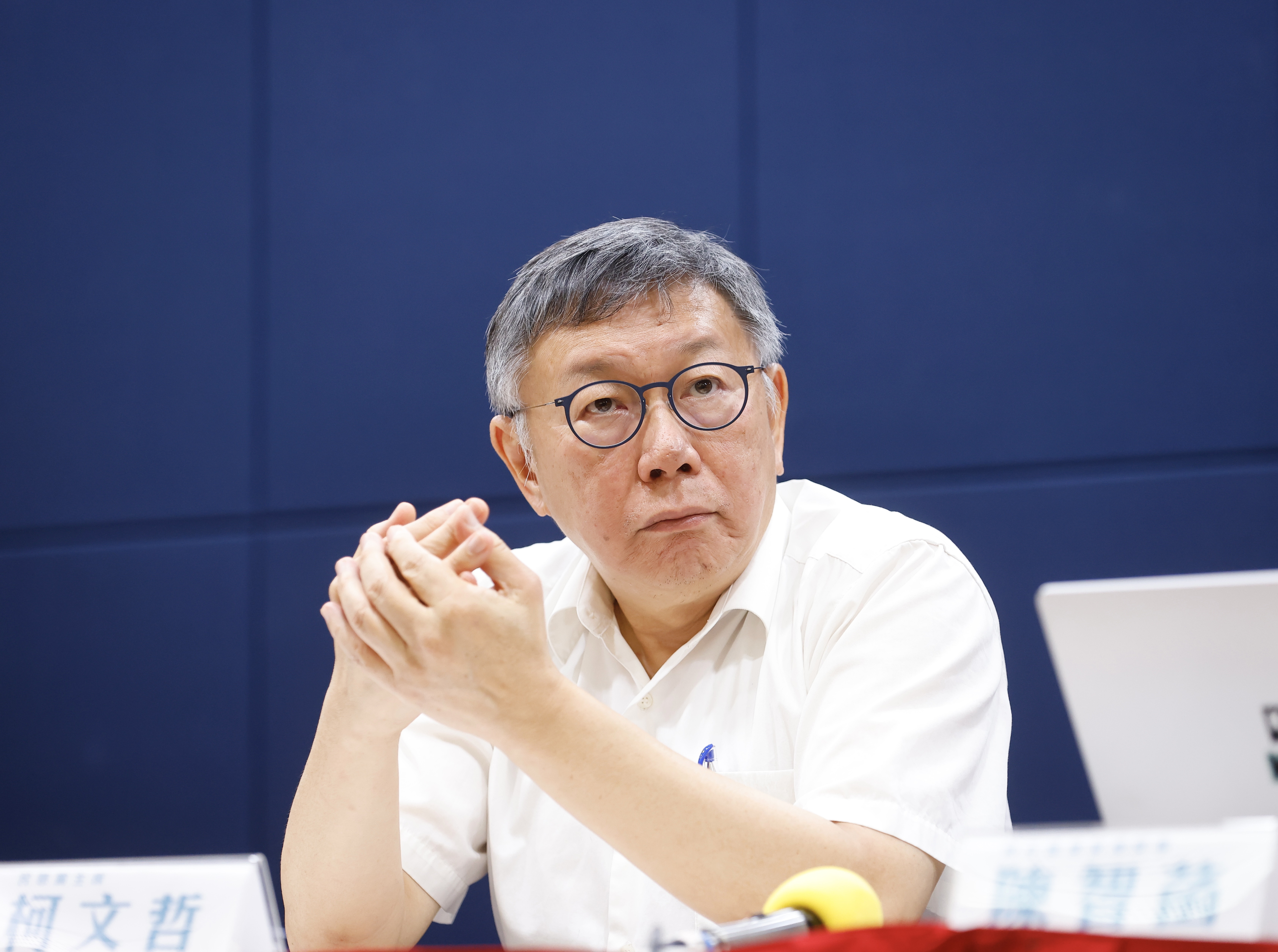 民眾黨陷入政治獻金風暴中，柯文哲今親上火線回應，強調所有的支出都有憑證，更重要的是「它（錢）沒有跑到任何人的口袋」。