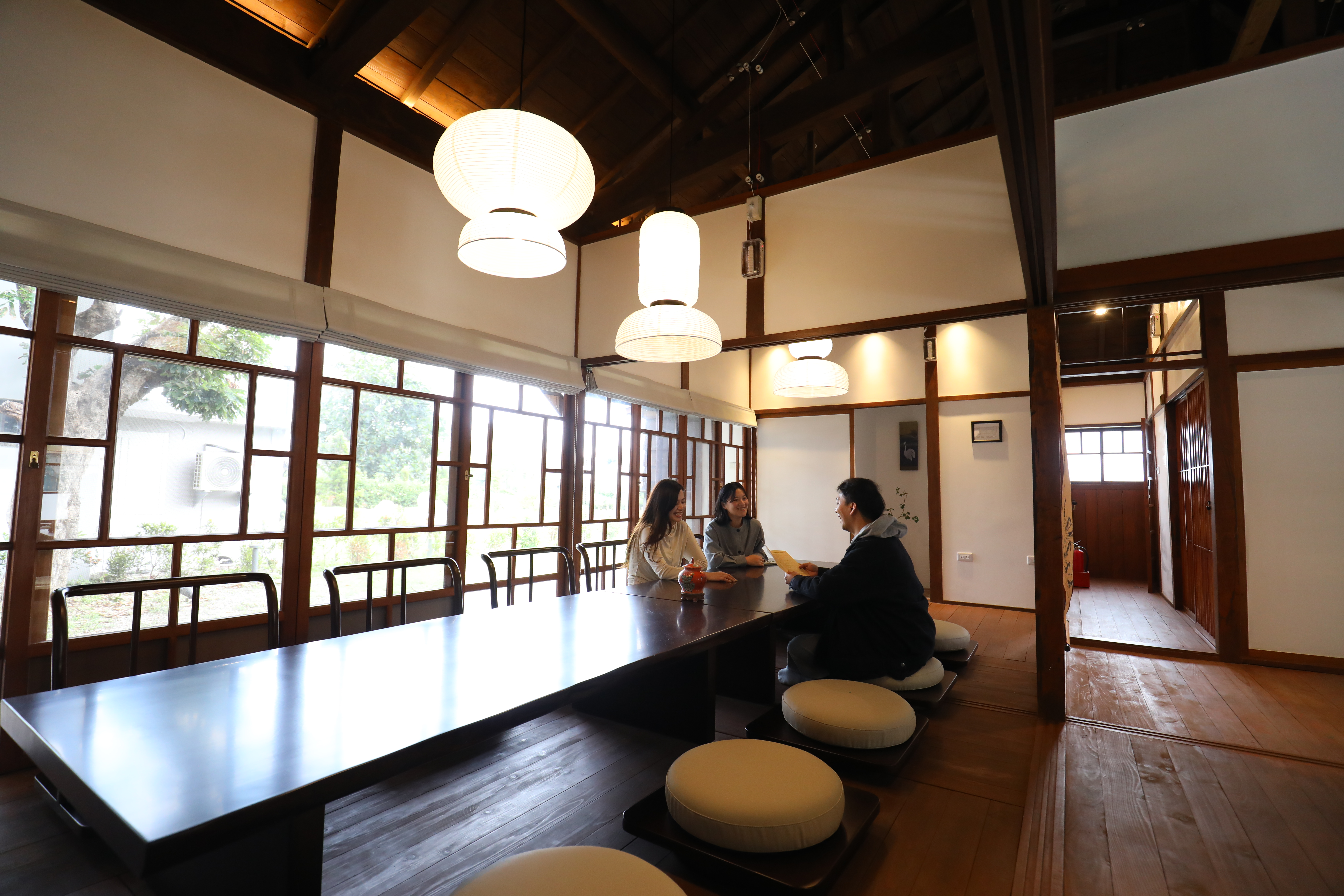 「日式町屋四房」設有4間臥室、2套衛浴設施，獨享43.3坪空間，公共區大到可以奔跑。