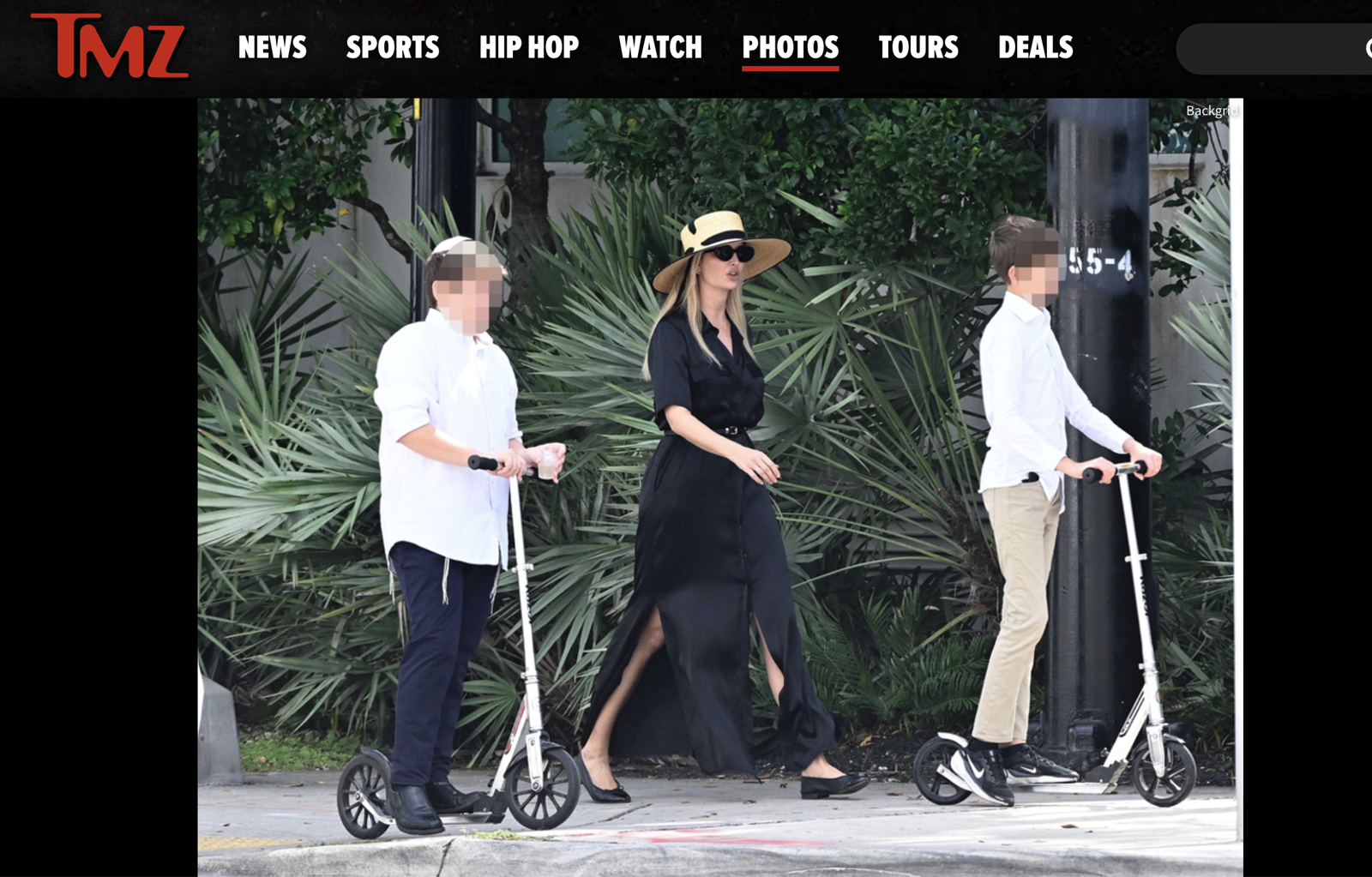 伊凡卡穿黑色長洋裝上街，2名兒子騎滑板車跟在旁邊。（翻攝TMZ）