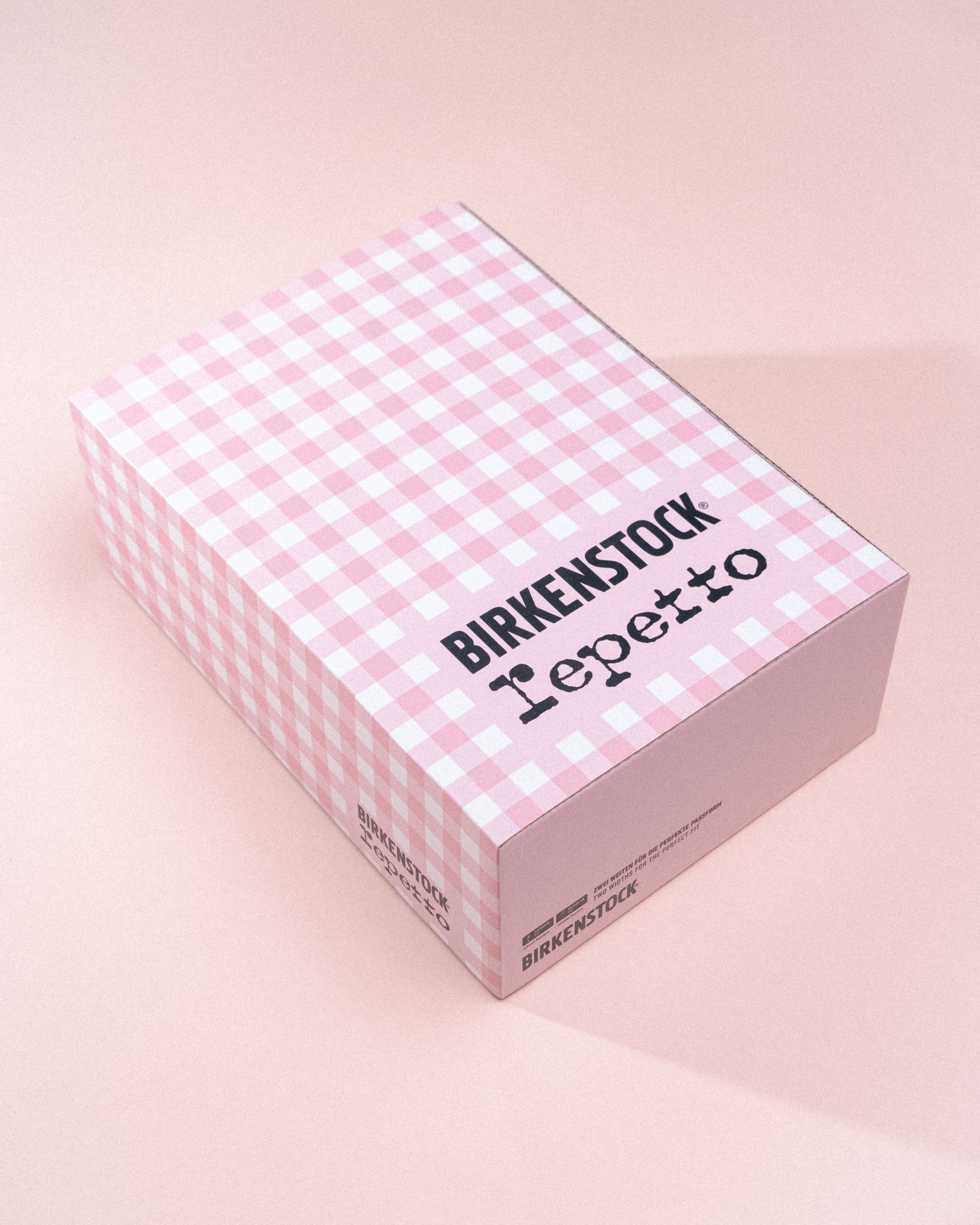 Repetto X Birkenstock聯名系列包括鞋盒都值得收藏。(永三提供)