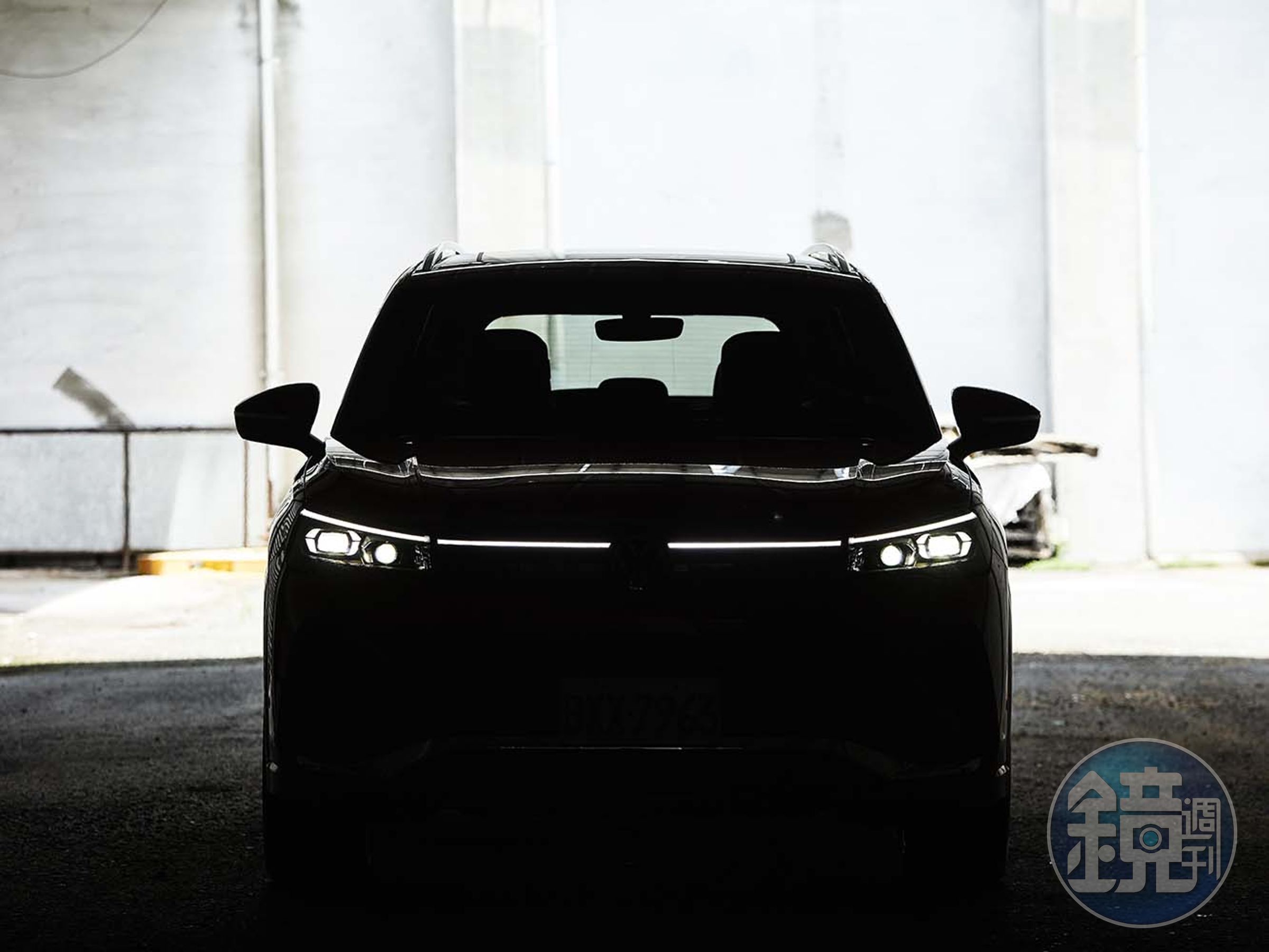 車頭採用IQ.LIGHT HD Matrix序列式頭燈，由總計高達近四萬顆的LED組成。
