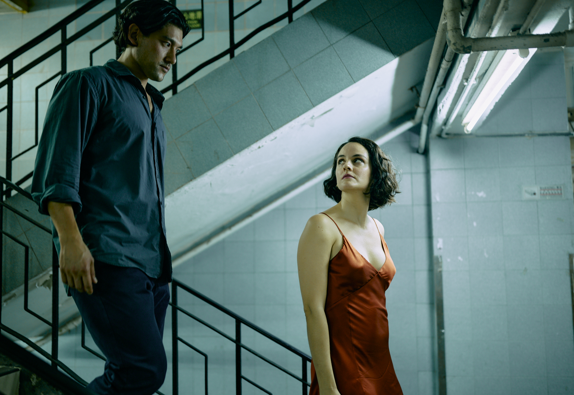 《艾曼紐2024》女主角諾耶米梅蘭特在片中與型男威爾夏普探索情欲歡愉的各種可能。（双喜提供）