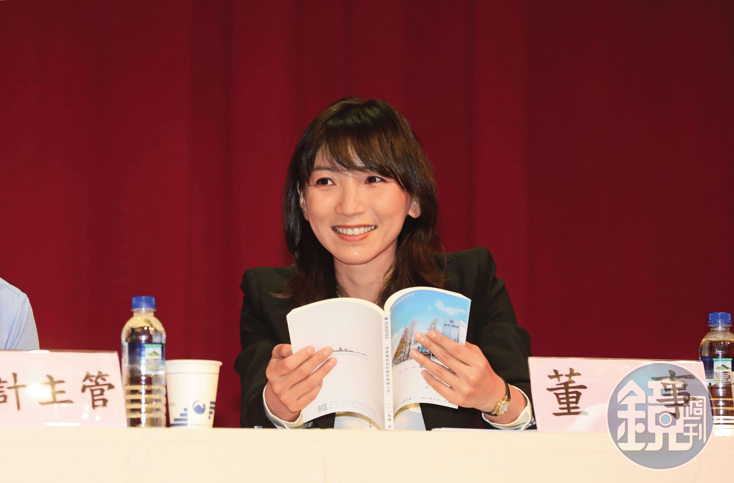 尹崇恩擔任潤泰精材、潤泰保全以及潤泰租賃董事,監督潤泰本業。