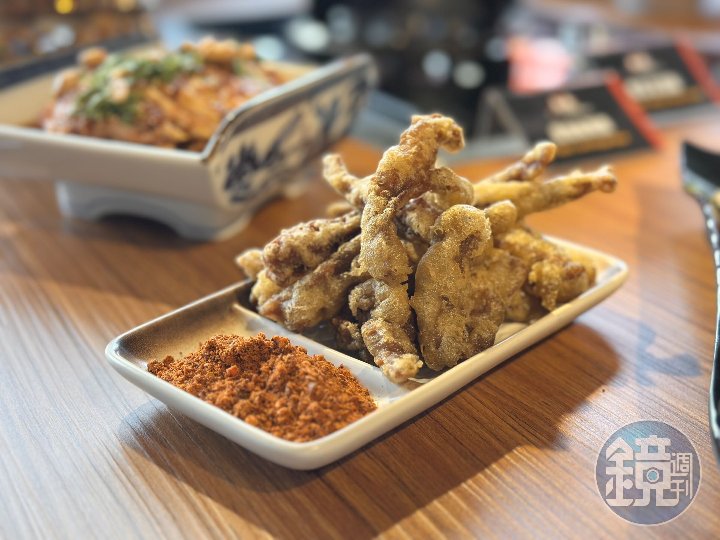 「小酥肉」炸得皮脆肉嫩,鹹香不油膩。(160元/份)