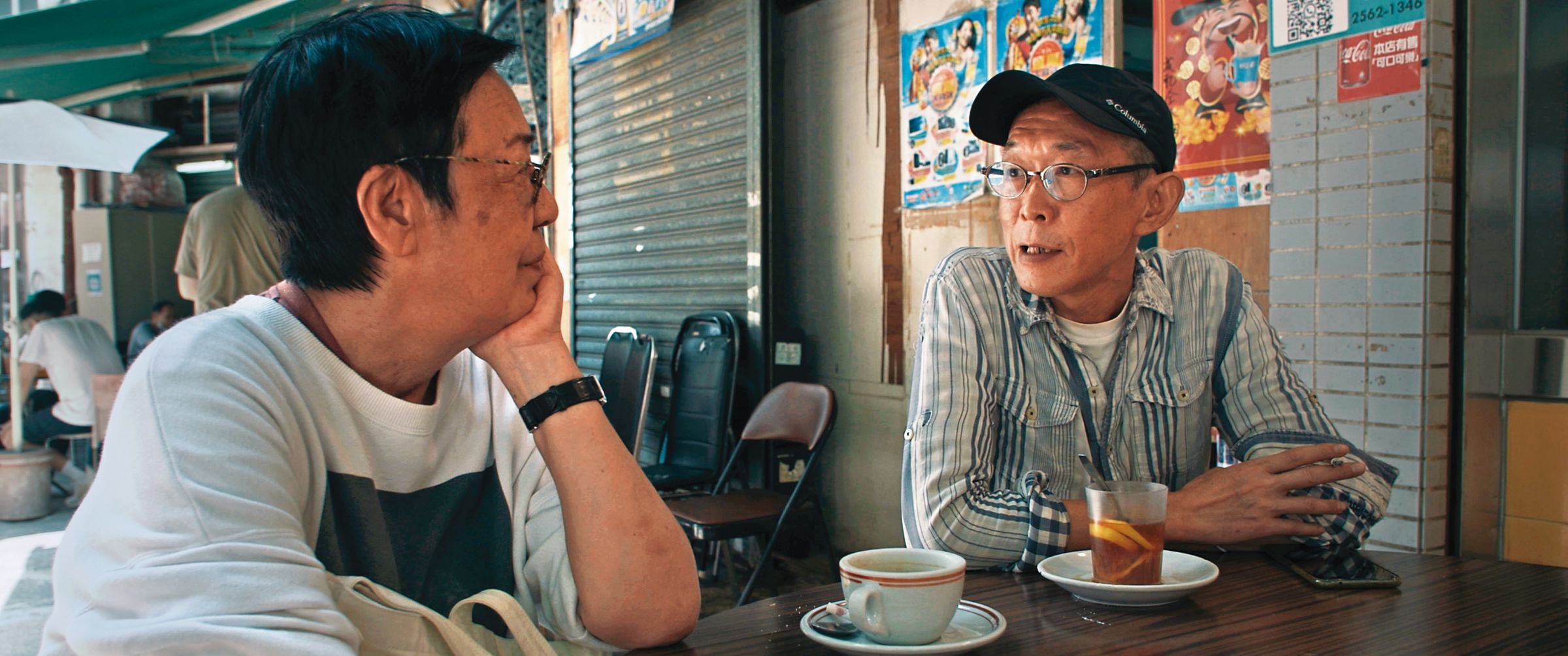 許鞍華以紀錄片《詩》與觀眾分享她曾在詩中獲得的感動和撫慰，並來到深圳拍攝黃燦然的日常。（佳映娛樂提供）