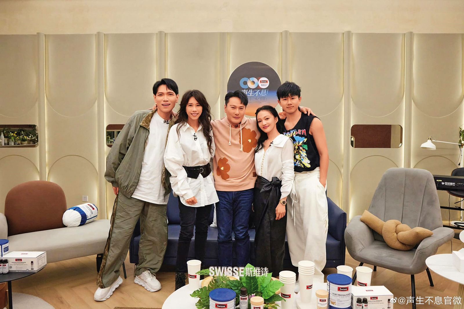 楊宗緯（左）睽違多年登上陸綜《聲生不息》，粉絲更因此期待他有新專輯推出。右起張杰、張韶涵、張信哲、莫文蔚。（翻攝自聲生不息寶島季微博）