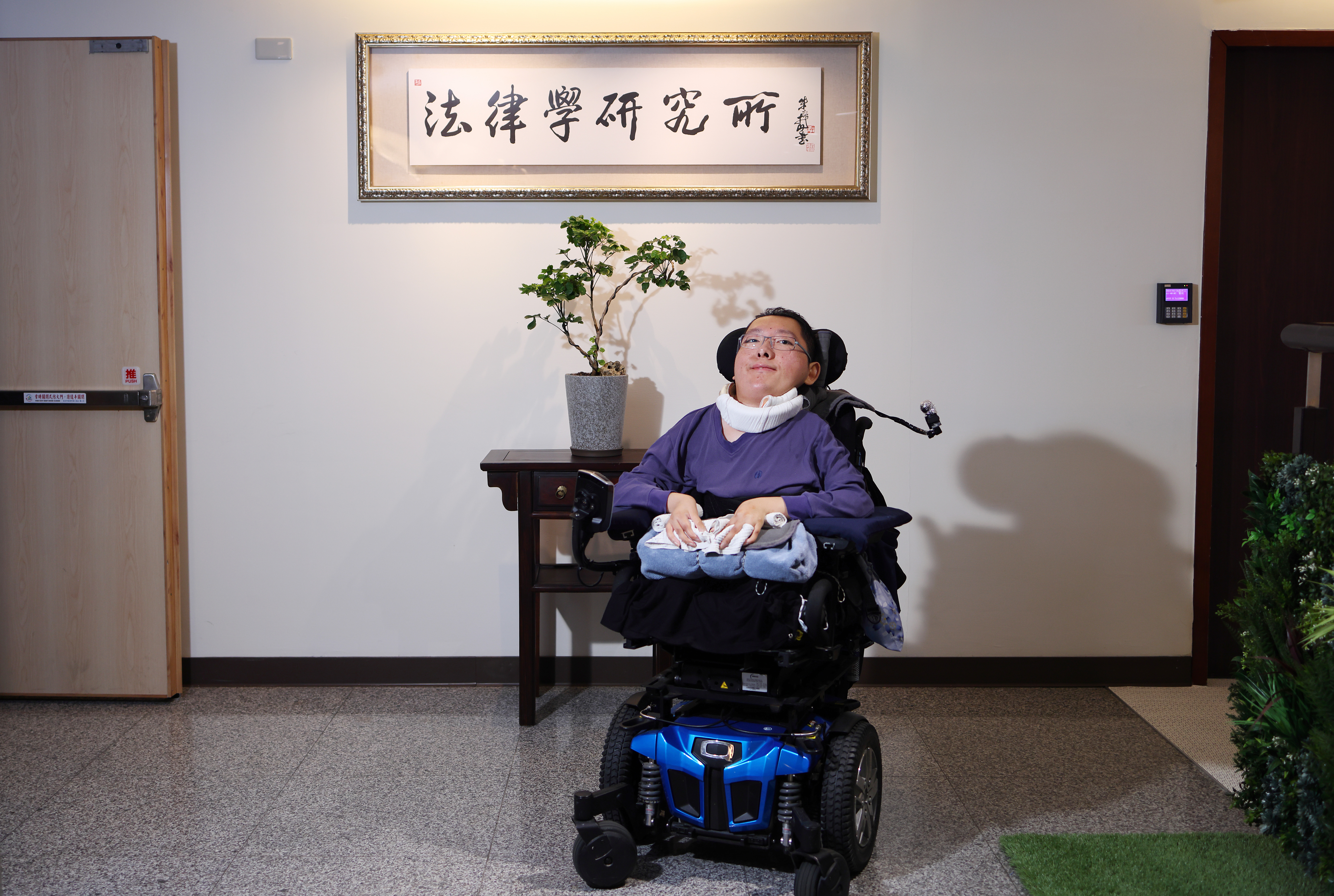 罕病律師陳俊翰離世引發各界震驚，曾引起歧視風波的中國媒體人王志安也上傳道歉信。