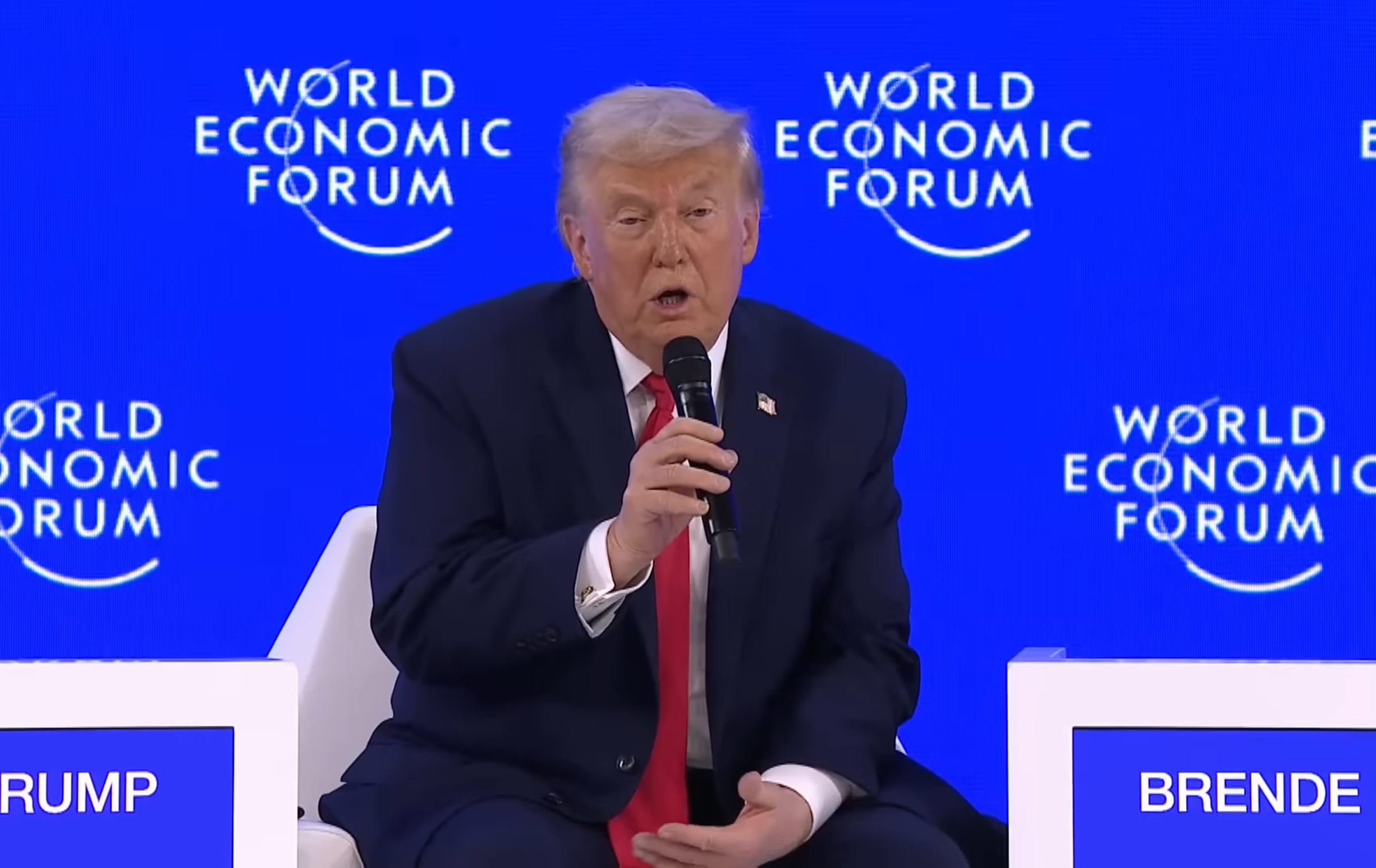 川普21日在世界經濟論壇發表演說。（翻攝World Economic Forum YouTube頻道）
