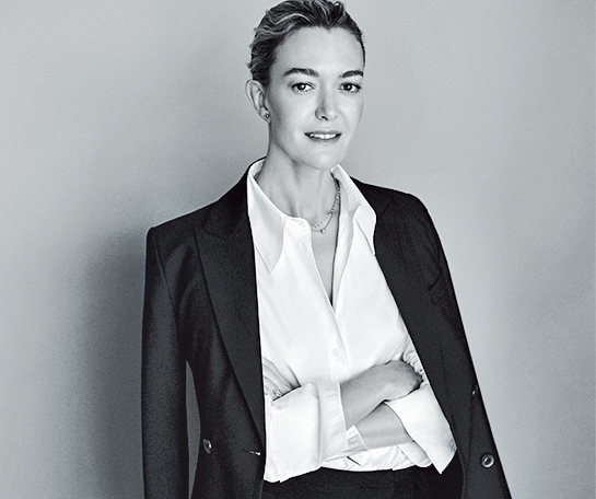 新任的CEO Marta Ortega Pérez，從小跟著ZARA長大。（翻攝自Inditex官網）